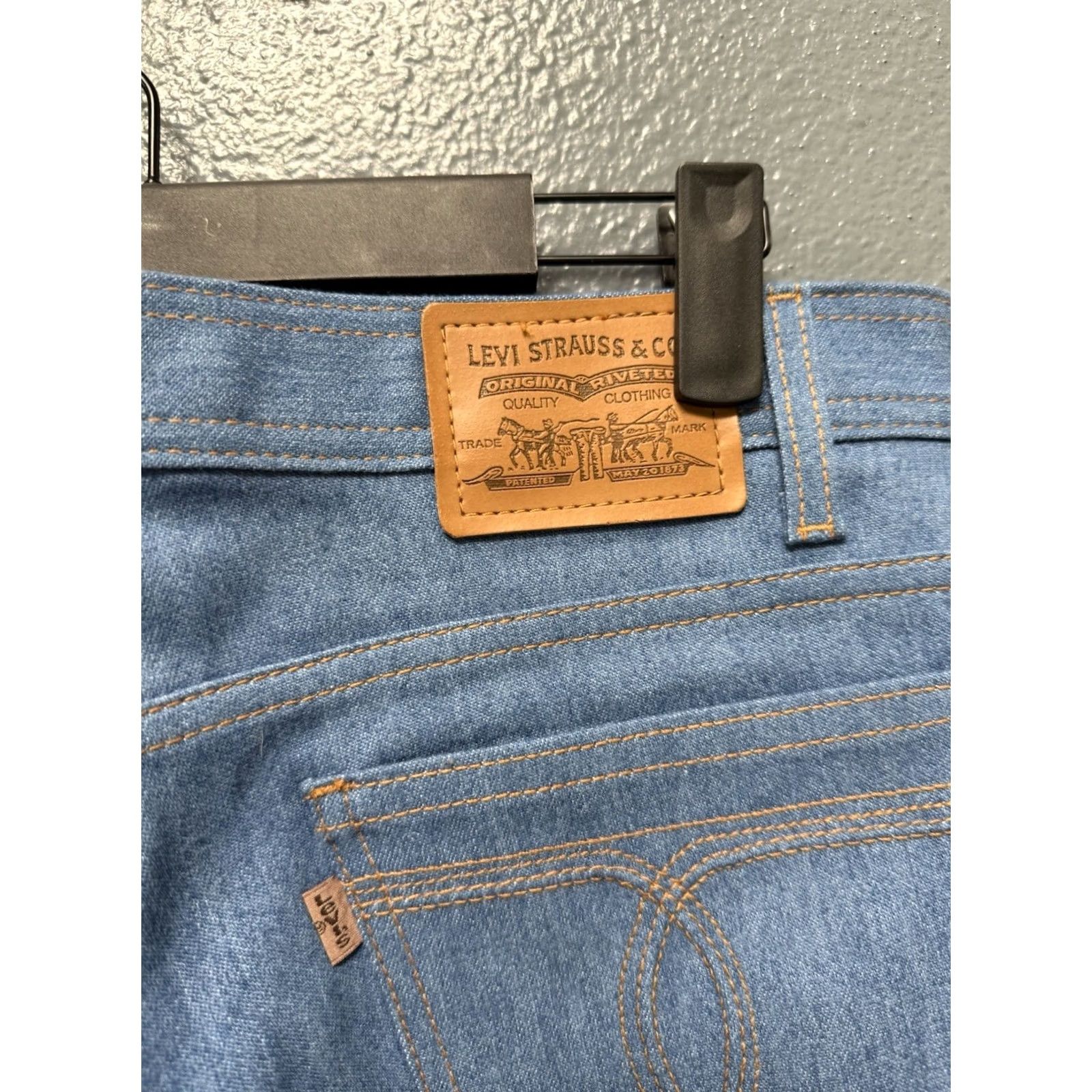 Levi's VINTAGE Levi’s Jeans Blue 38 30 Denim Pants Mens Straight 2001 Indigo Mexico Size US 38 / EU 54 - 2 Thumbnail