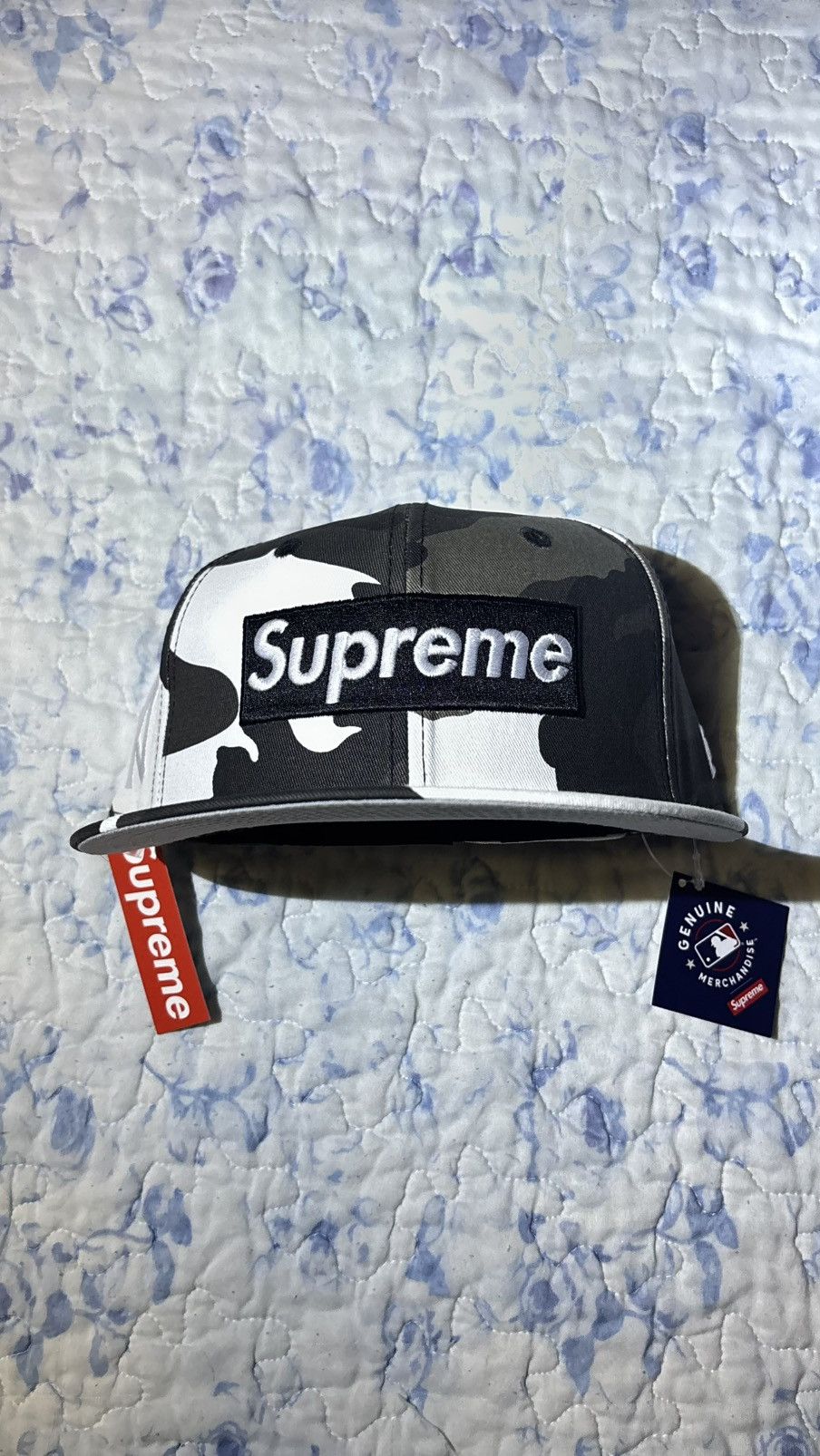 New Era × New York Yankees × Supreme MLB Teams Box Logo Fitted Hat, Snow Camo (7 1/4) [F/W 2025] Size ONE SIZE - 5 Thumbnail