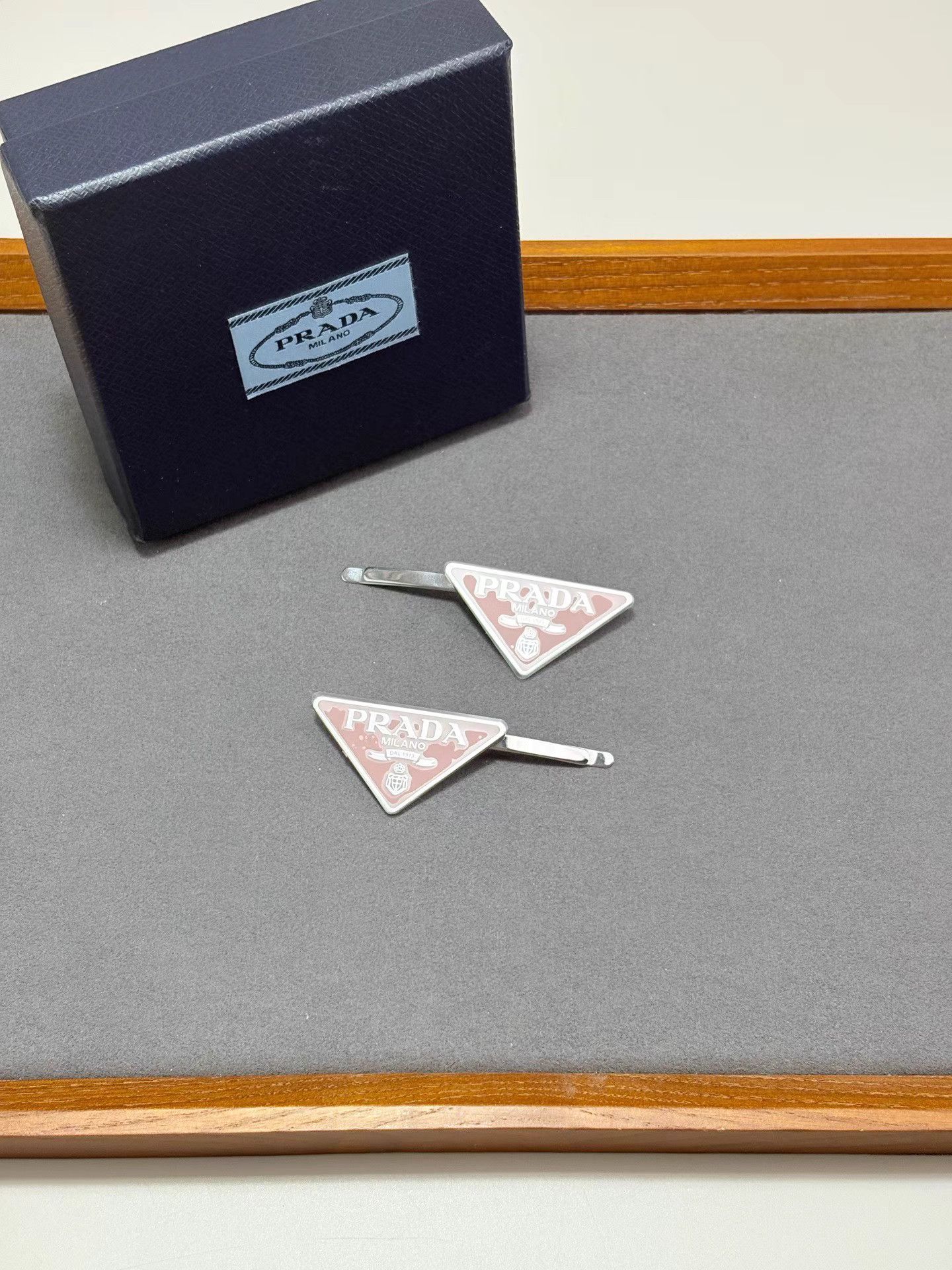 Prada PRADA Triangle Logo Hair Clip K1 Size ONE SIZE - 1 Thumbnail
