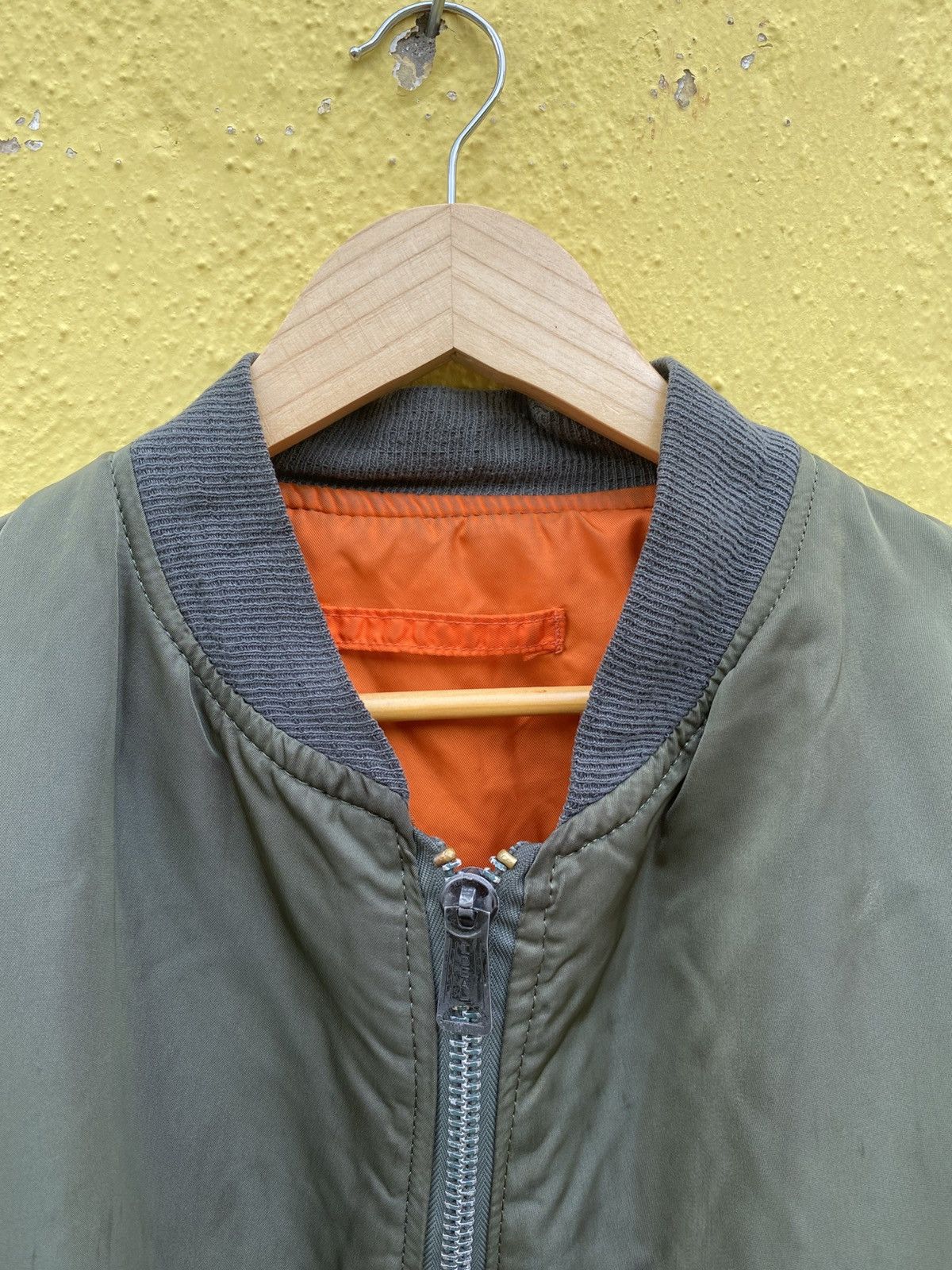 Alpha Industries × Vintage Vintage ma-1 Alpha industries bomber jacket Size US L / EU 52-54 / 3 - 5 Thumbnail