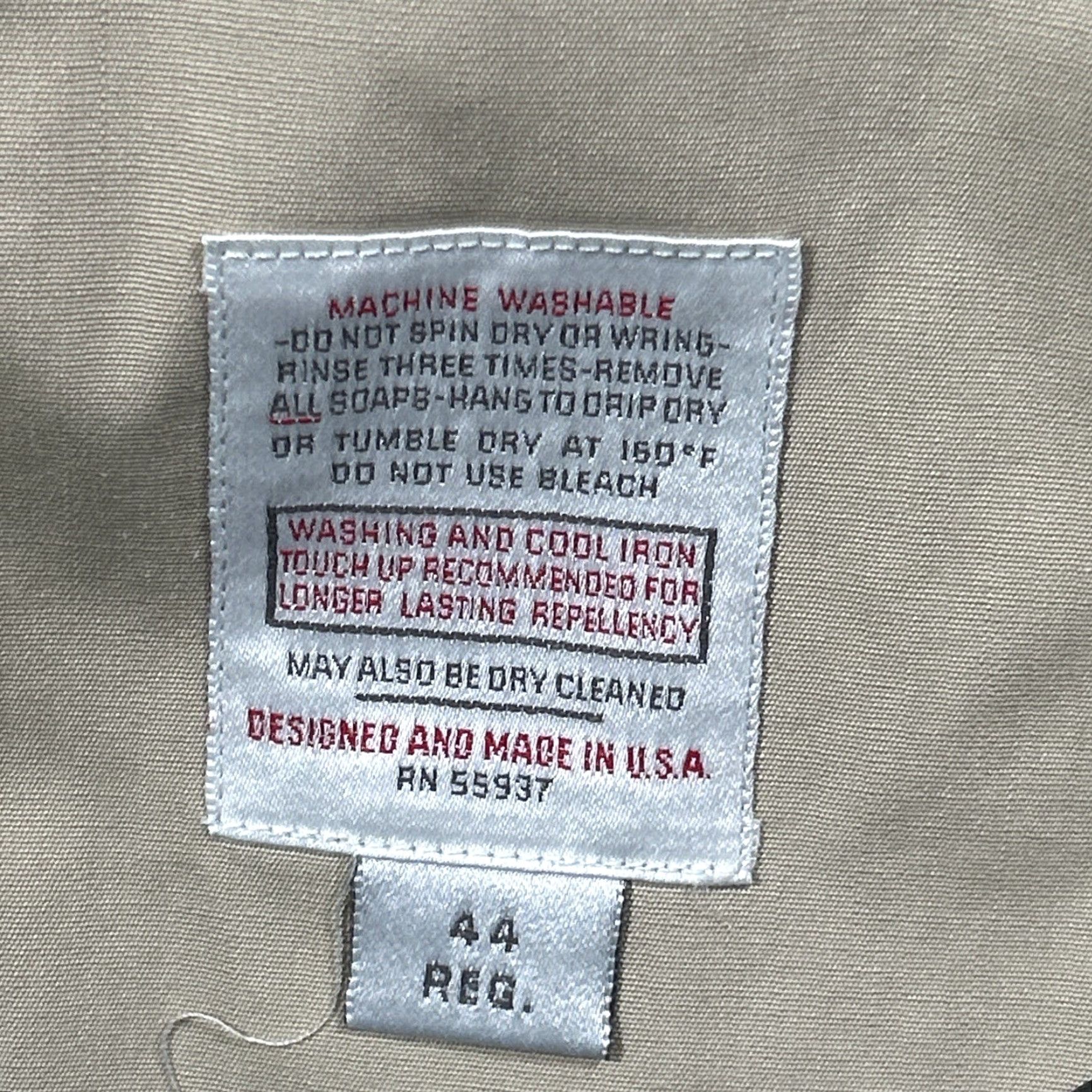 Vintage VINTAGE Botany 500 Trench Coat Mens 44 Beige Tan Removable Lining Made USA Coat Long Regular 500 warmth Polyester Button Size US S / EU 44-46 / 1 - 3 Thumbnail