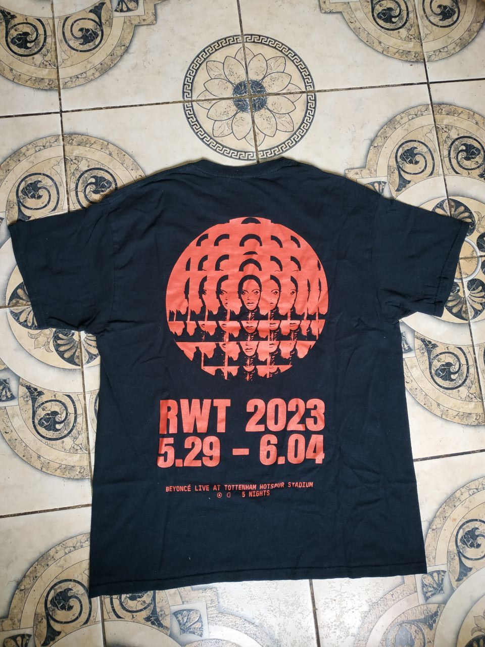 Beyonce Beyonce Renaissance Tour London Has A Problem Tee L Size US L / EU 52-54 / 3 - 12 Thumbnail