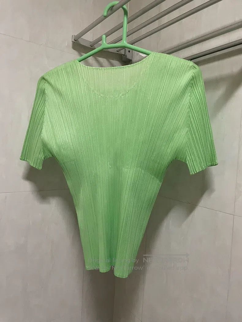 Issey Miyake Issey Miyake Pleated Crew Neck Short Sleeve Size L / US 10 / IT 46 - 4 Thumbnail