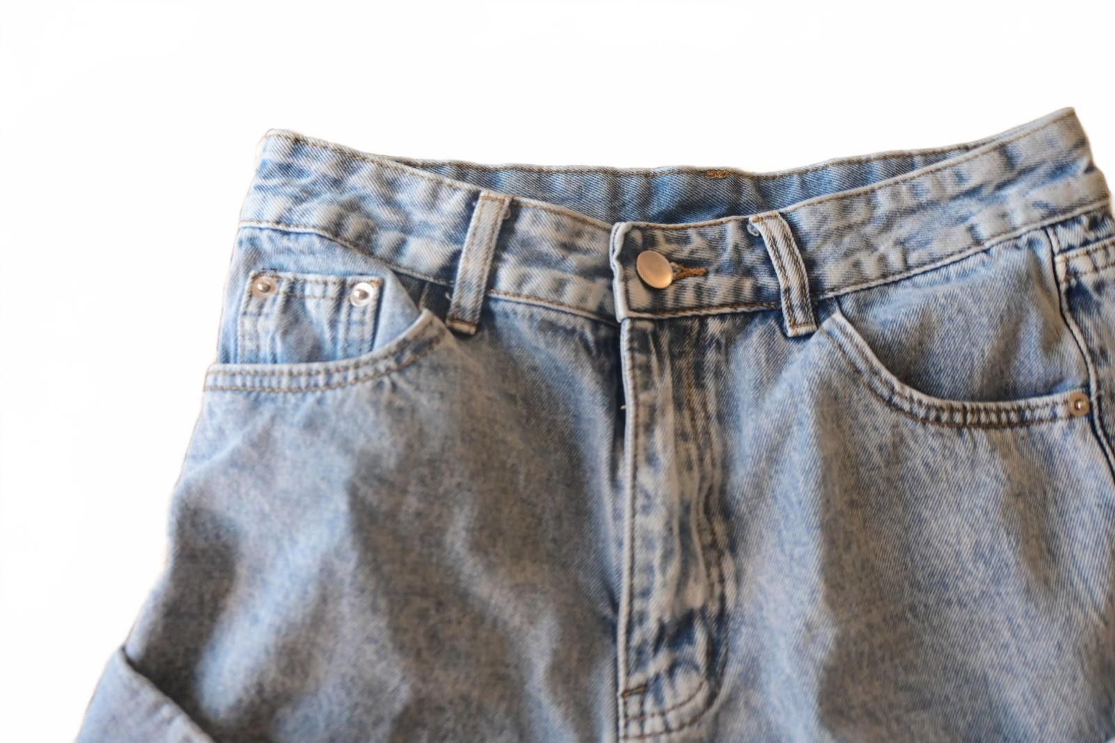 The Unbranded Brand SHEIN Classic Light Blue Denim Shorts with Rolled Hem MEDIUM Size 30" / US 8 / IT 44 - 3 Thumbnail