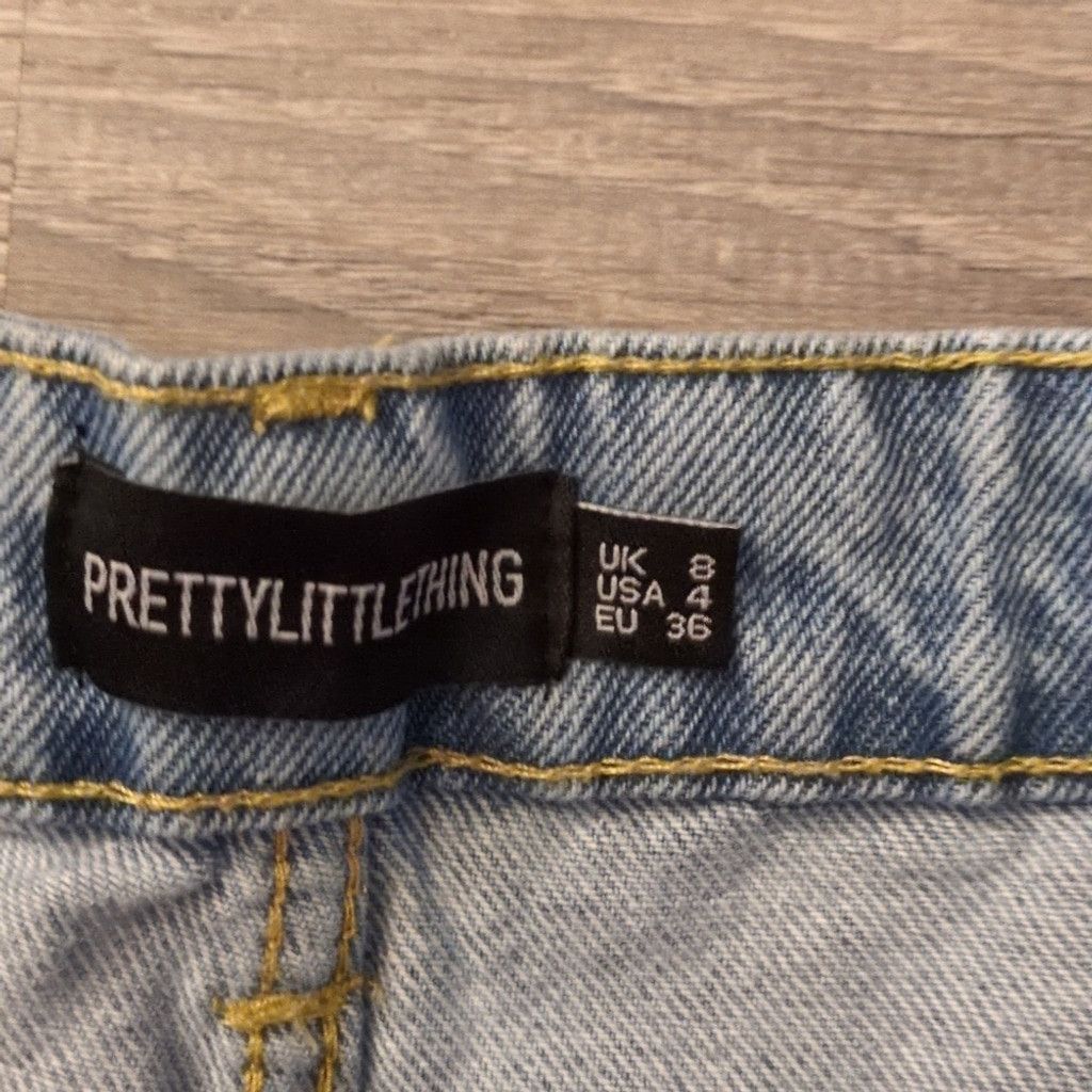 PrettyLittleThing Prettylittlething Lt Blue Wash Loose Fit Girlfriend Shorts 4 Size 27" / US 4 / IT 40 - 6 Thumbnail
