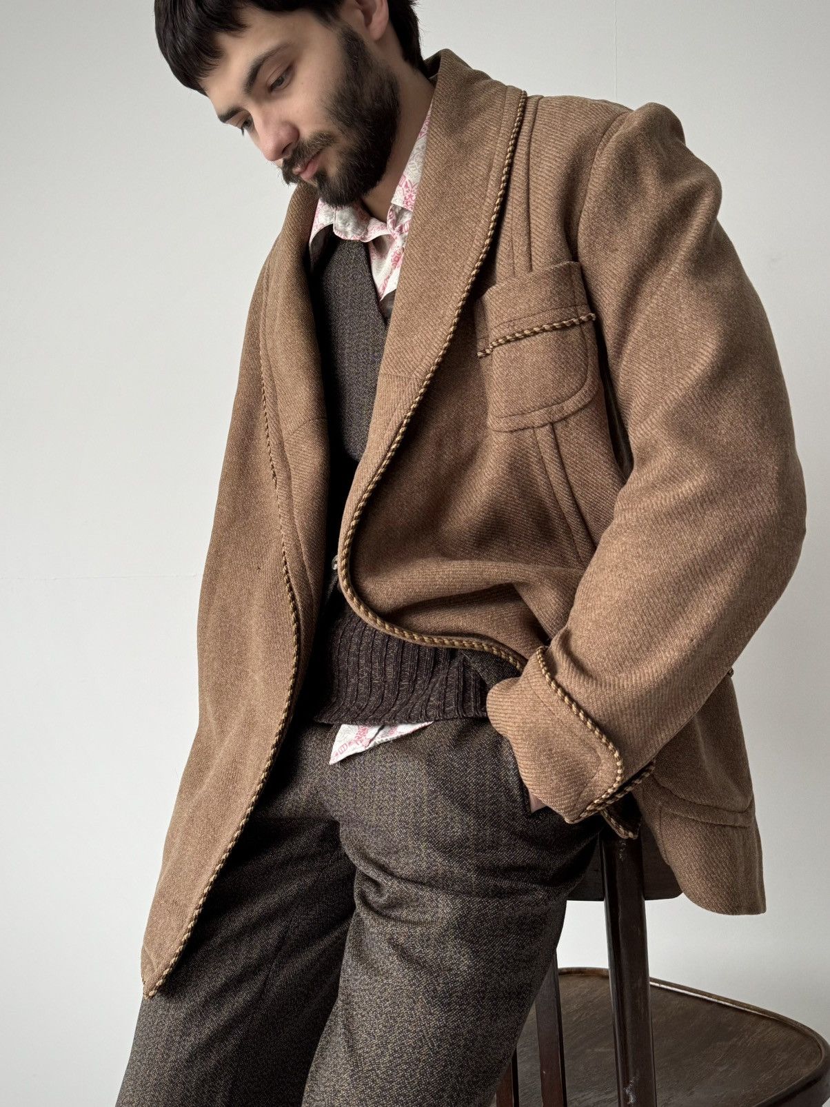 Vintage 1950s Vintage European Brown Wool Smoking Jacket Size US M / EU 48-50 / 2 - 1 Thumbnail