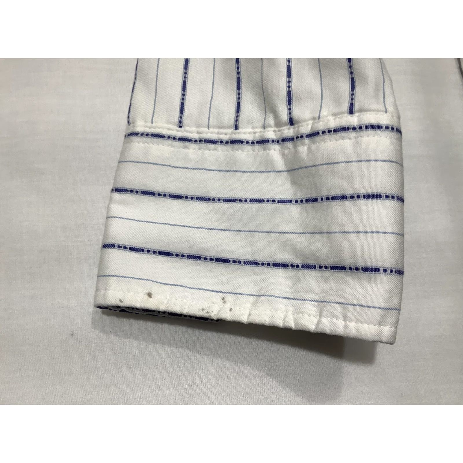 Vintage Ranch and Town Shirt Mens 15.5x34 White Blue Stripe Western Pearl Snap USA Shirt Mens 15.5x34 White Blue Stripe Western Pearl Snap USA Size US M / EU 48-50 / 2 - 6 Thumbnail