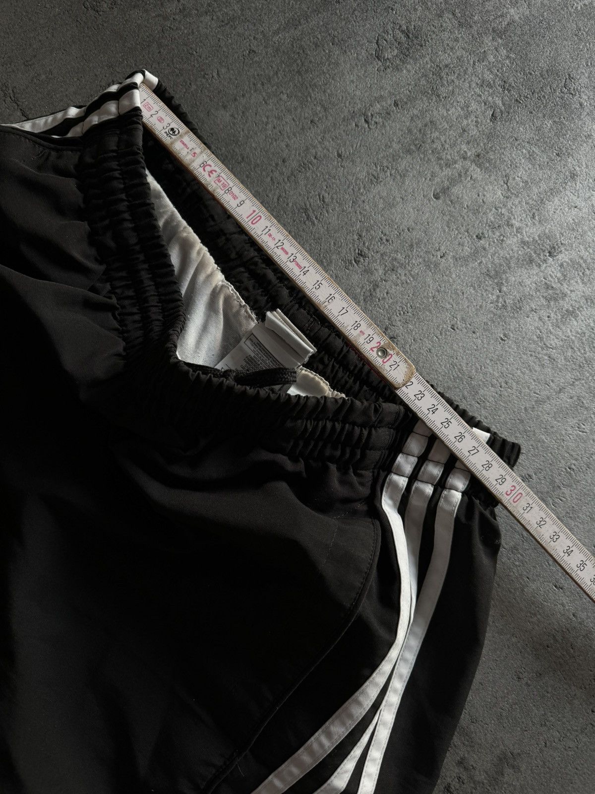 Adidas × Vintage Vintage Y2K Adidas Pinterest Shorts Streetwear 90s Size US 32 / EU 48 - 13 Thumbnail