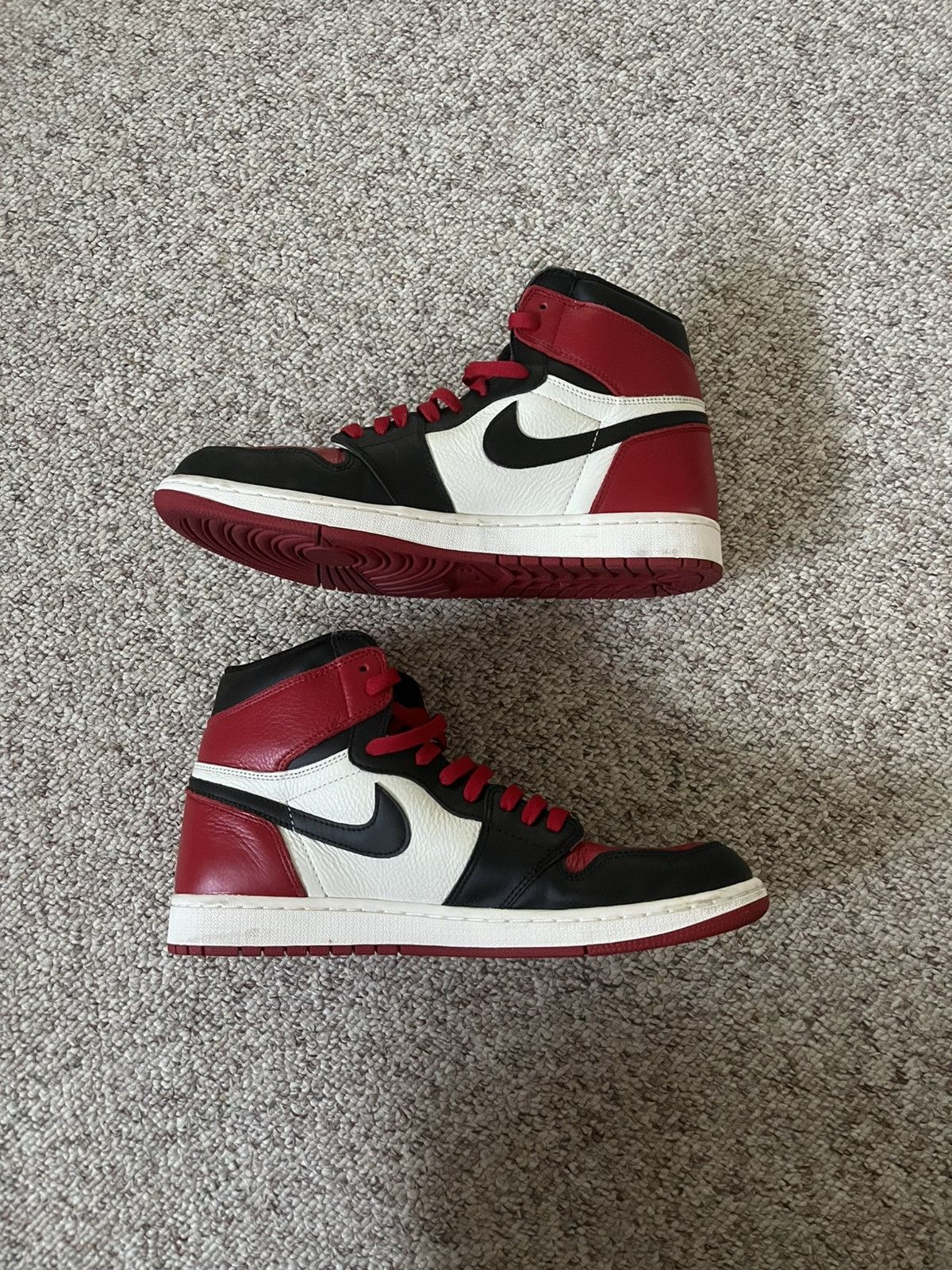 Jordan Brand Size 11.5 - Jordan 1 Retro OG High Bred Toe Size US 11.5 / EU 44-45 - 4 Thumbnail