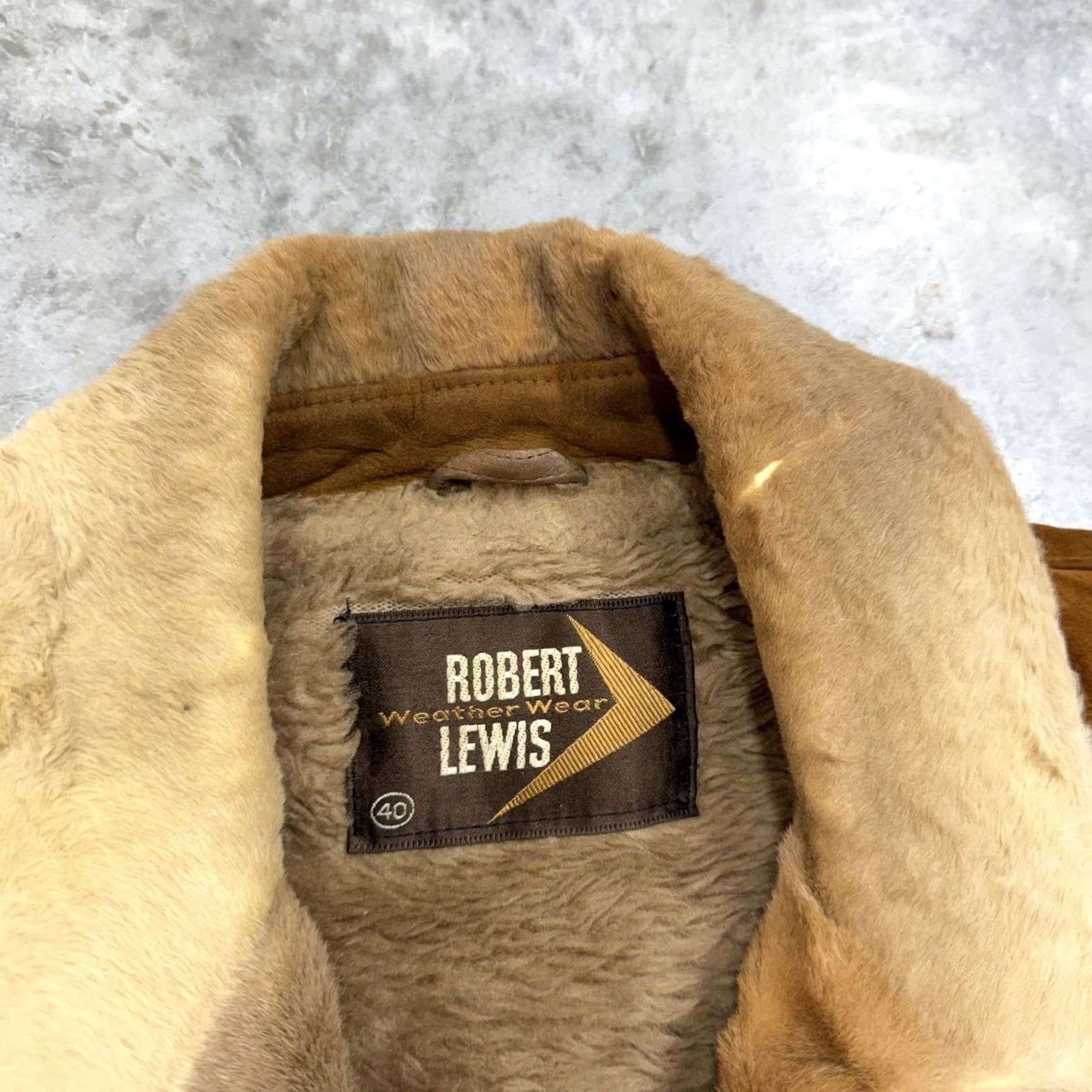 Vintage Vintage Robert Lewis Coat Mens 40 Brown Fur Shearling Grizzly Overcoat Wool Lined Belted Buttoned Fur Trim Classic Casual Winter Mens Size US XXS / EU 40 - 3 Thumbnail