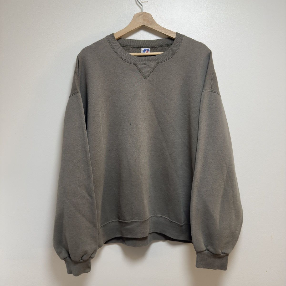 Russell Athletic × Vintage Russell Athletic Vintage Crewneck Sweatshirt Olive Green XL Size US XL / EU 56 / 4 - 1 Thumbnail