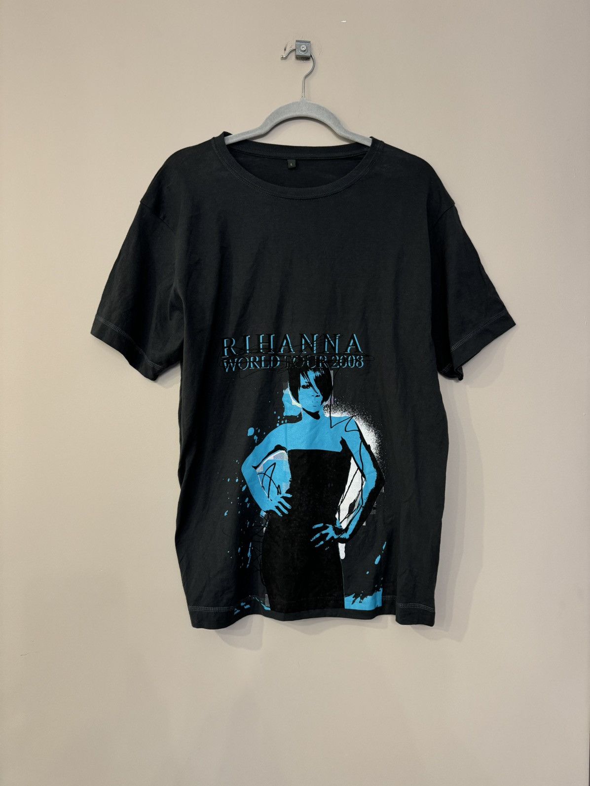 Rihanna Rihanna 2008 World Tour Vintage t shirt rare Size US L / EU 52-54 / 3 - 1 Thumbnail