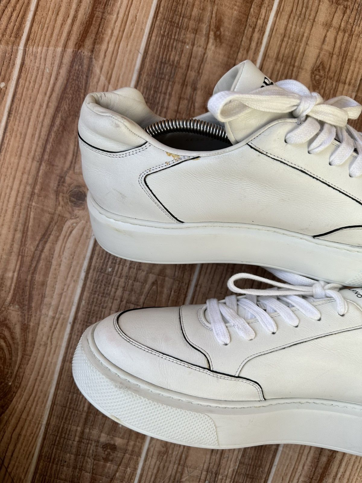 Prada Prada Milano White Leather Montana Low top Sneaks Size US 10 / EU 43 - 17 Thumbnail