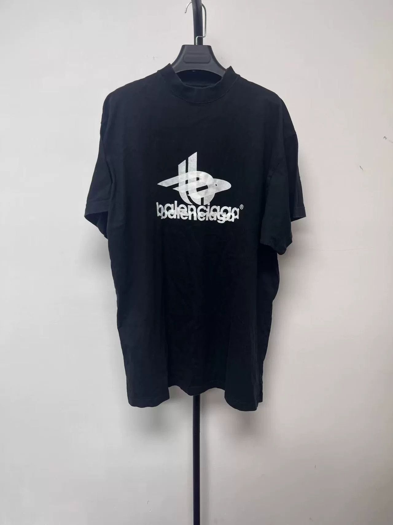 Balenciaga Balenciaga Logo Print Crewneck Short Sleeve T-Shirt Size US M / EU 48-50 / 2 - 1 Thumbnail