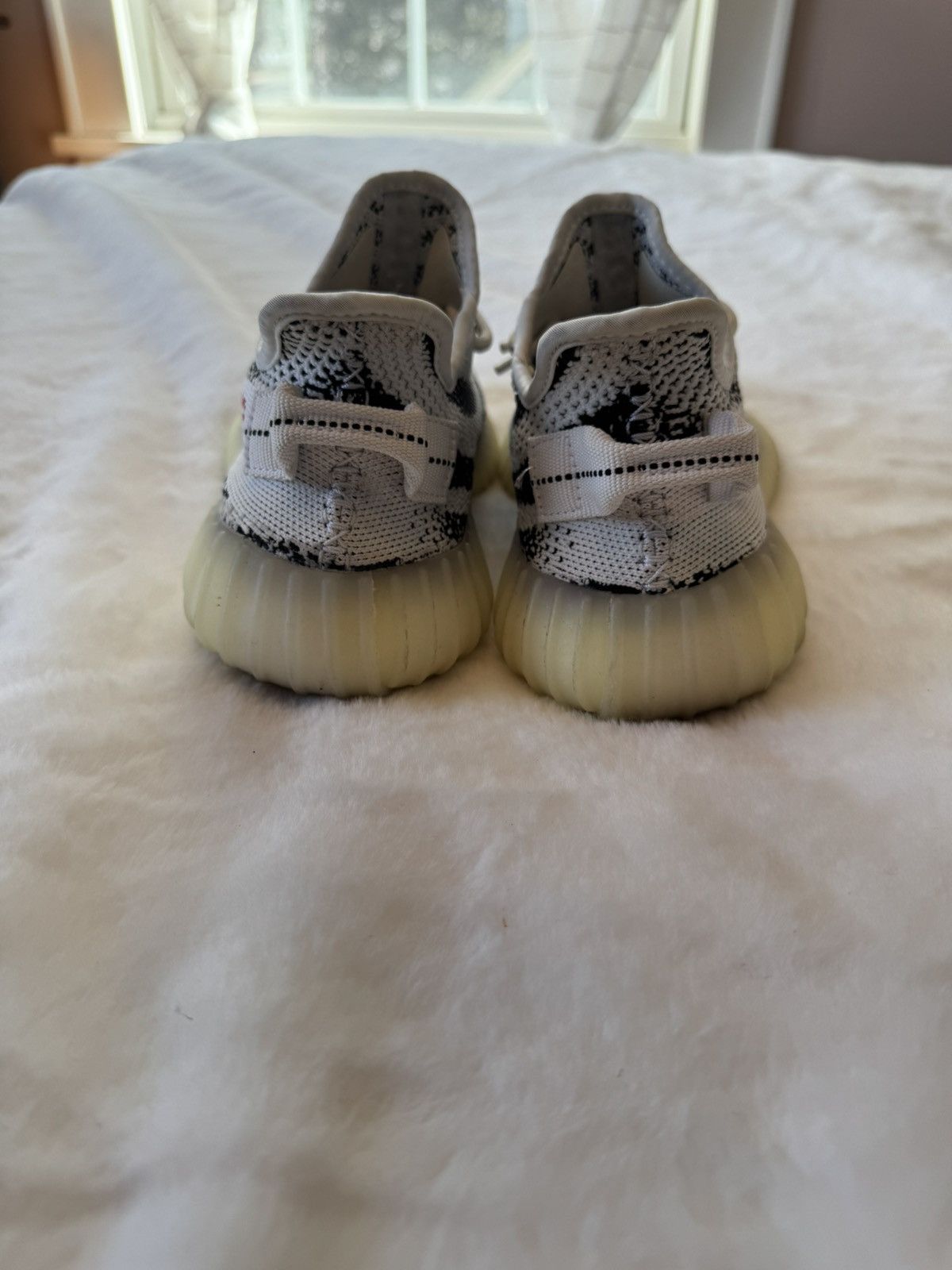 Adidas × Yeezy Yeezy v2 zebras Size US 5 / EU 37 - 12 Thumbnail