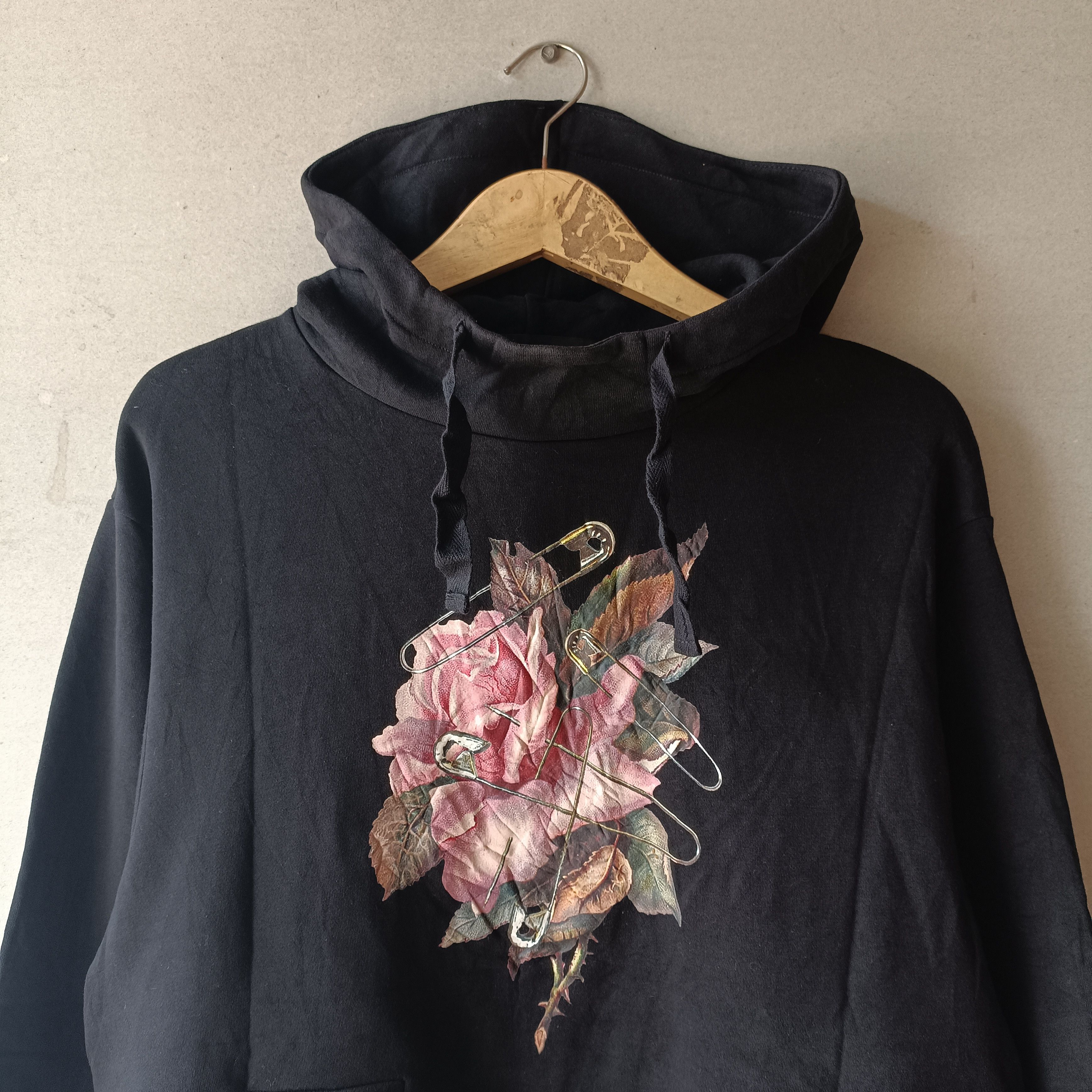GU × Undercover Gu X Undercover Japan Black Hoodie Size S / US 4 / IT 40 - 2 Thumbnail