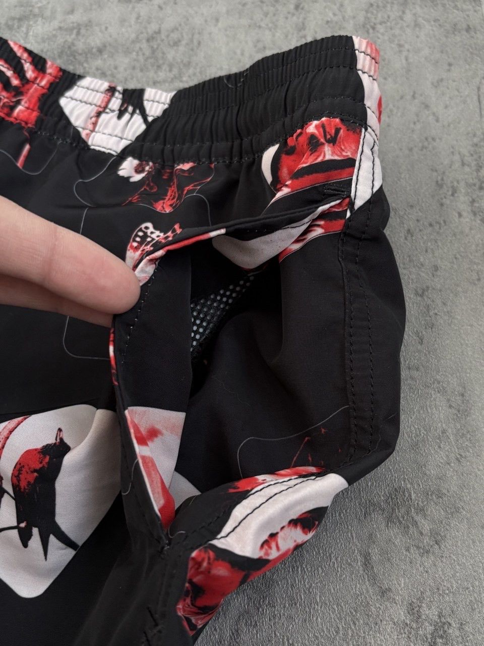 Ksubi Ksubi Board Shorts Icons AOP Red Black Size US 36 / EU 52 - 7 Thumbnail