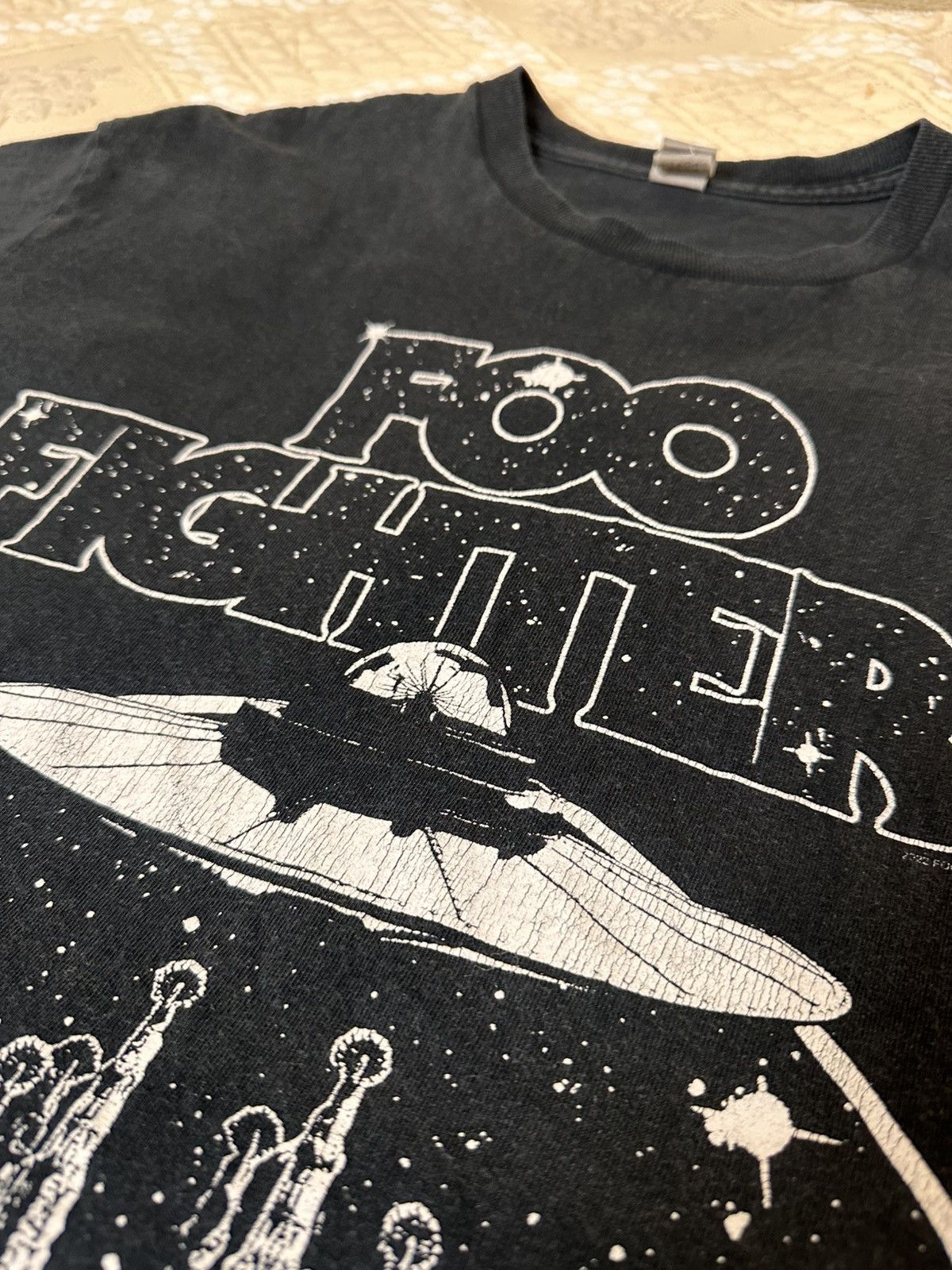 Band Tees 🔥 Foo Fighters UFO Aliens Art Band Rock T Shirt Space Tour Size US M / EU 48-50 / 2 - 7 Thumbnail