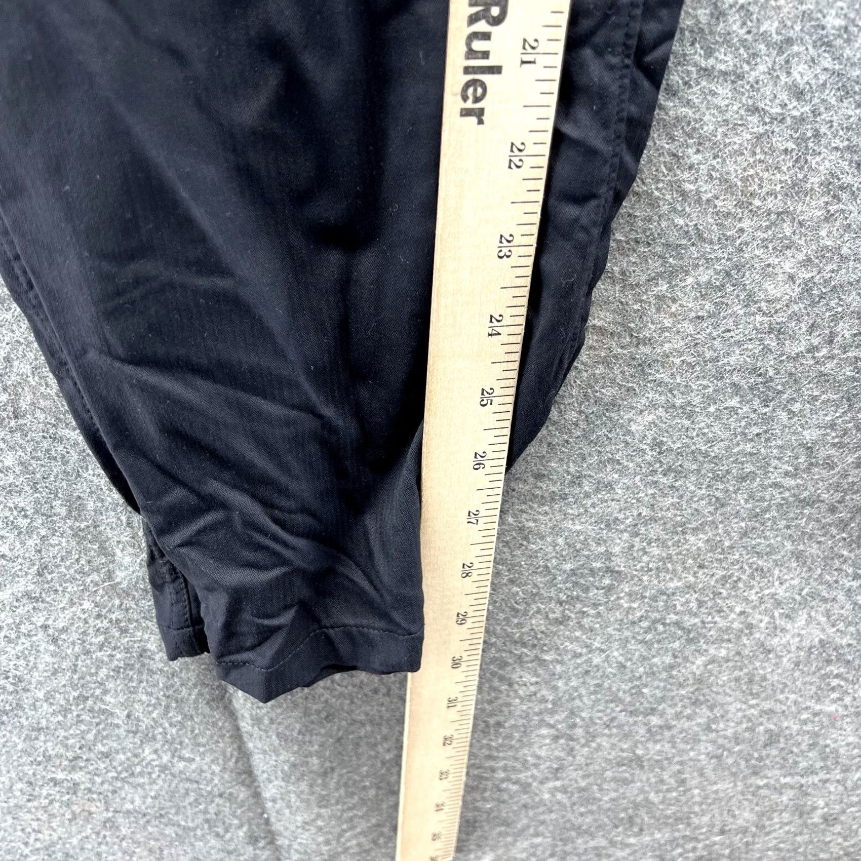 The North Face The North Face Pants Women XL Black Jogger Athletic Hiking Regular Rise Inseam 30 in Pockets Tapered Style Sweatpants Size 40" / US 18 - 4 Thumbnail
