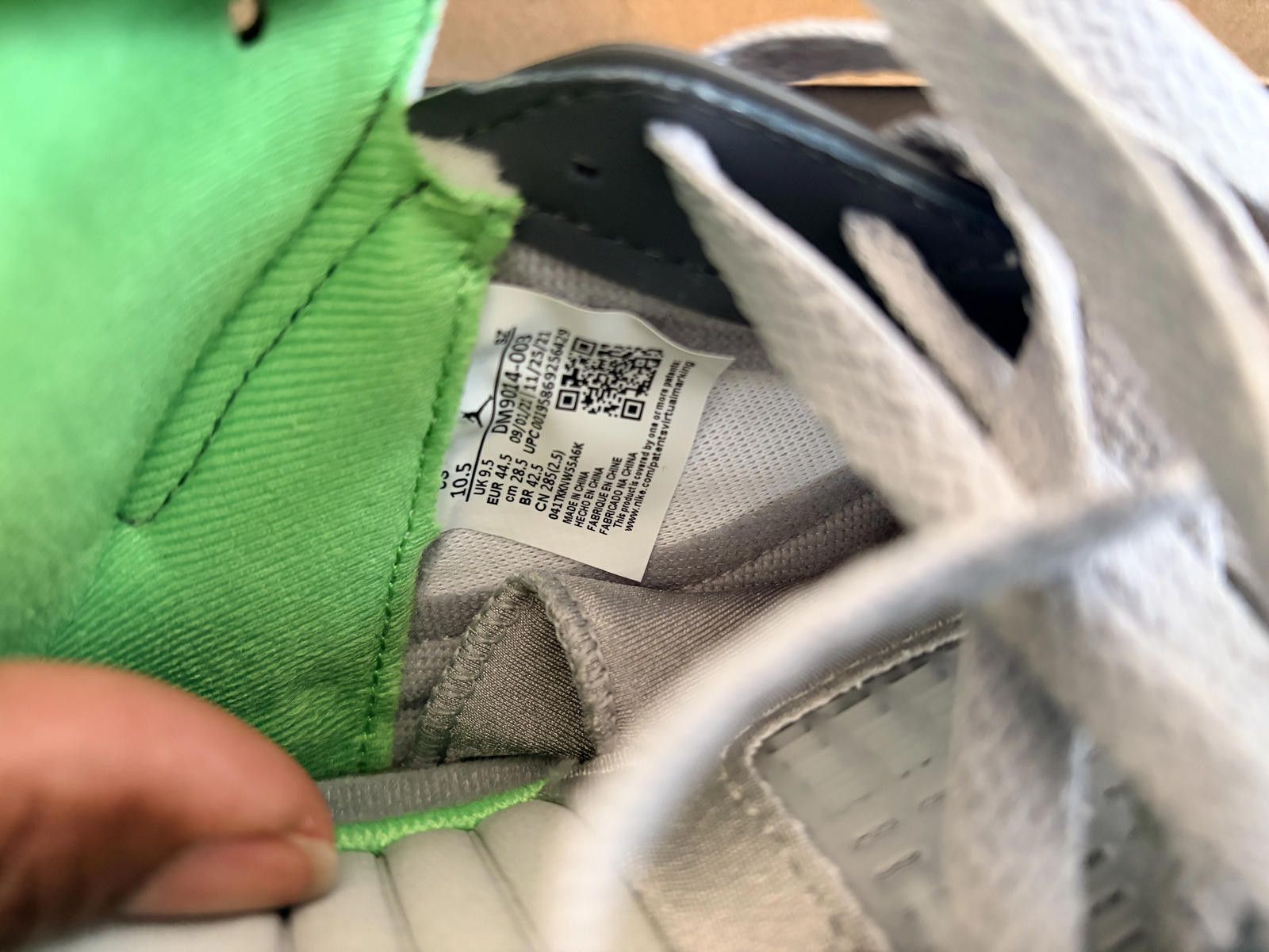 Jordan Brand Air Jordan 5 Retro Green Bean Silver/Grey Shoe (Size 10.5) Size US 10.5 / EU 43-44 - 8 Thumbnail