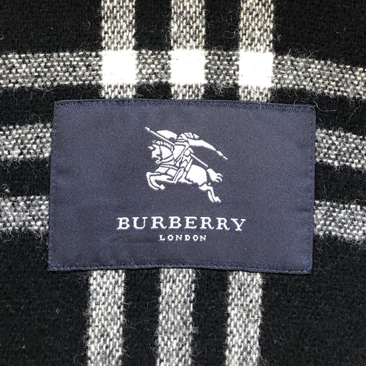 Burberry Authentic Burberry London Novacheck Wool Duffle Coat Jacket Size US M / EU 48-50 / 2 - 19 Thumbnail