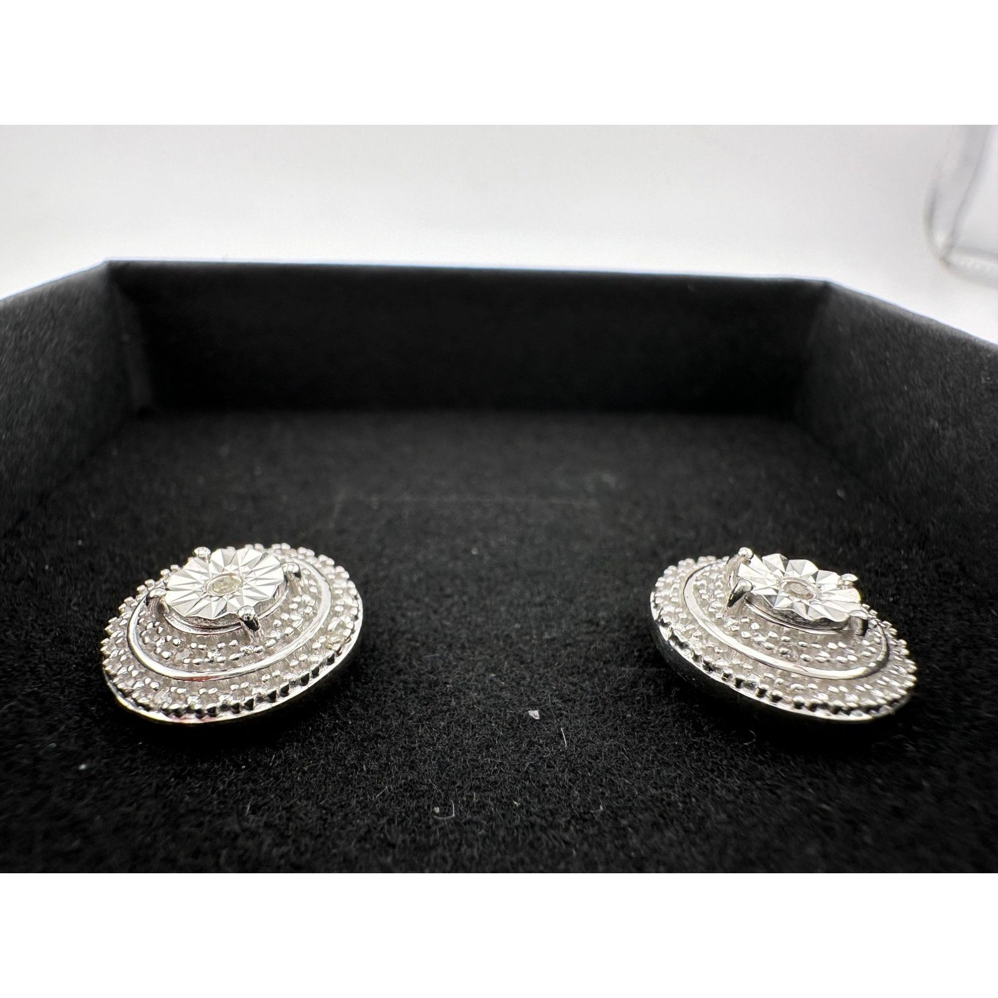 Other Round Illusion Diamond Stud Earrings Size ONE SIZE - 12 Thumbnail
