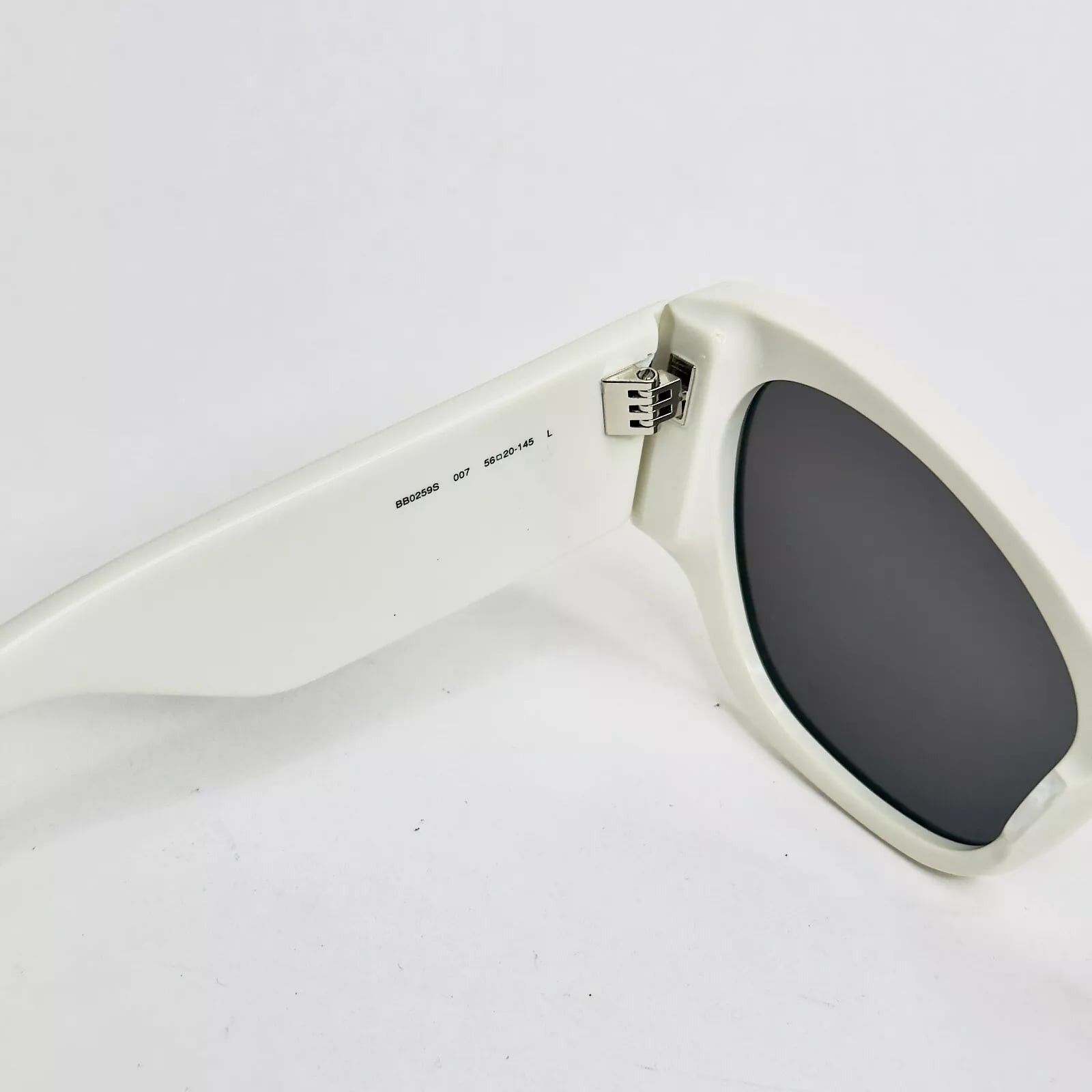 Balenciaga BALENCIAGA MAX CAT 0259 White 007 Fashion Logo Bold BB0259 Size ONE SIZE - 4 Thumbnail