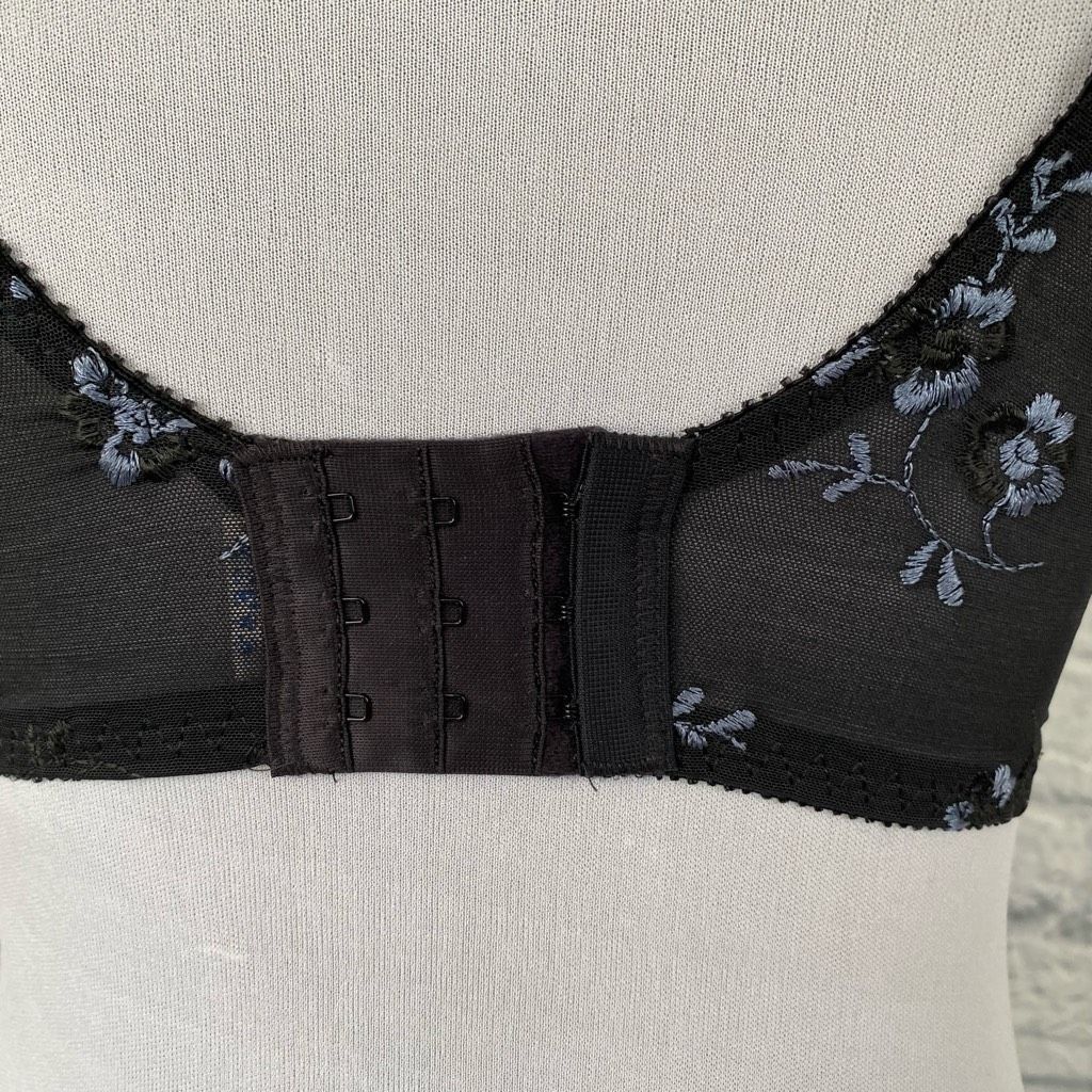 Other Olga women 38D satin front underwire bra w/3 hook closure Size ONE SIZE - 7 Thumbnail