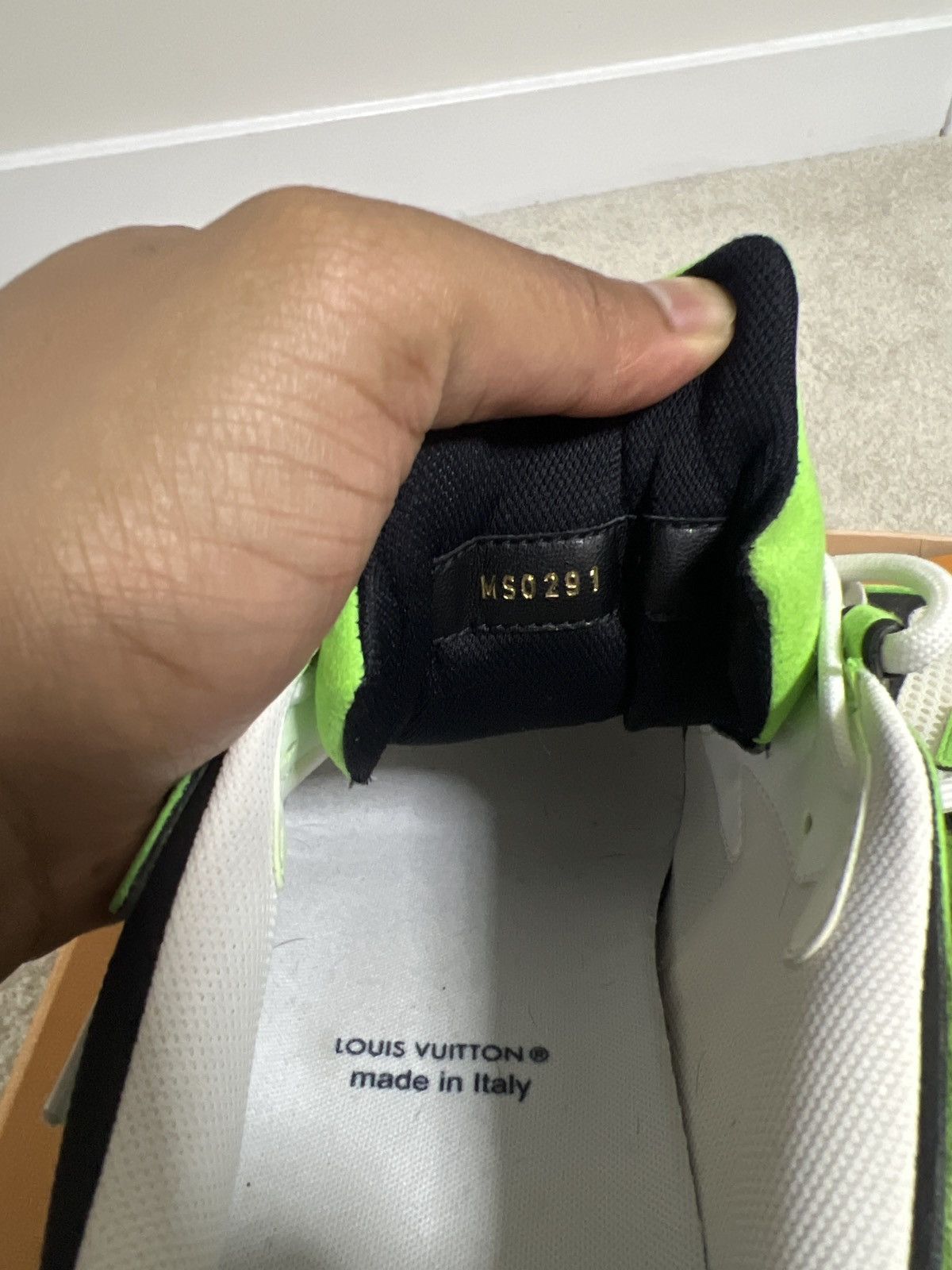 Louis Vuitton Louis Vuitton Runner Tatic Size US 9 / EU 42 - 9 Thumbnail