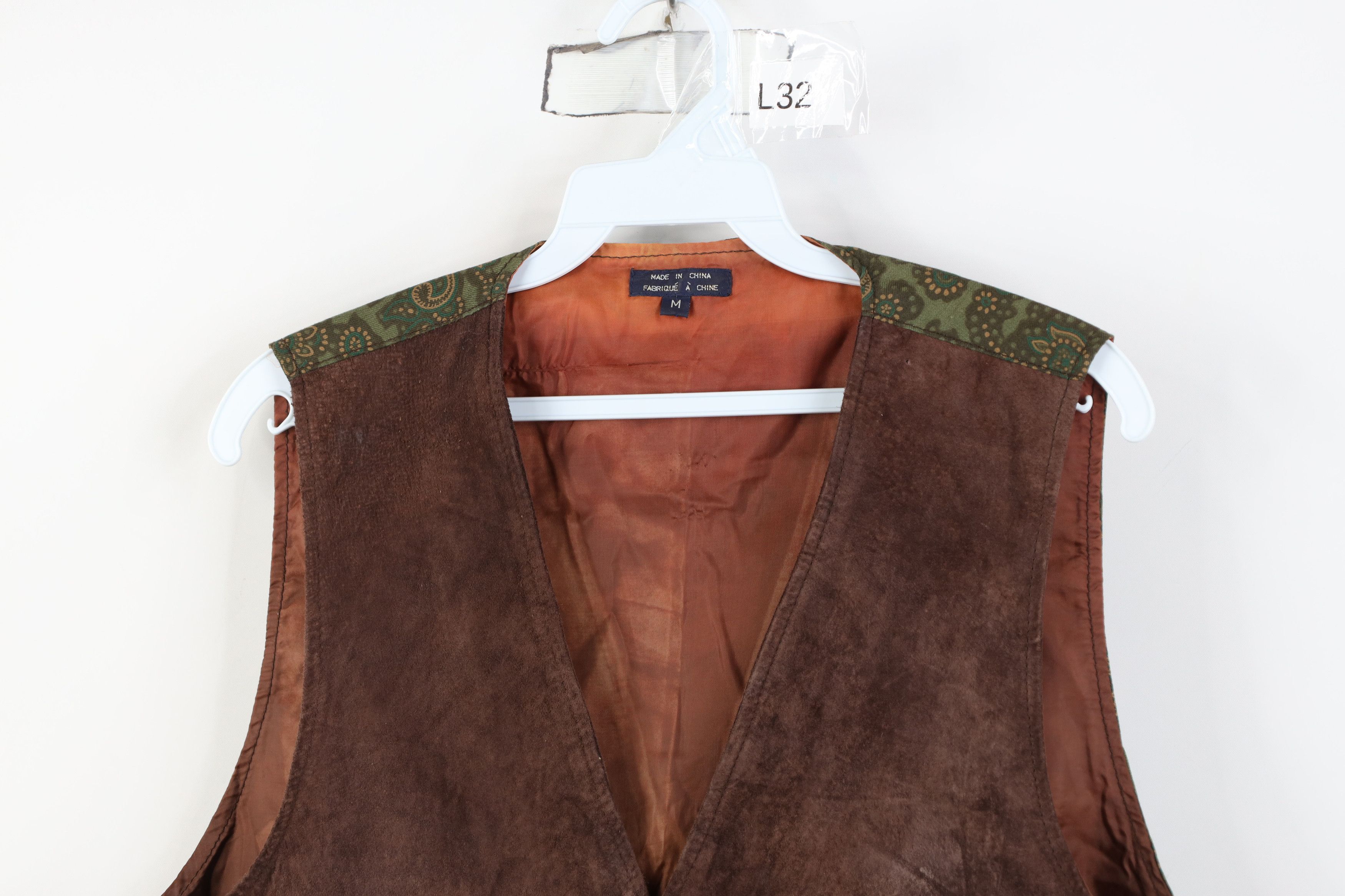 Vintage Vintage 90s Streetwear Buckle Back Suede Leather Vest Size US M / EU 48-50 / 2 - 2 Thumbnail