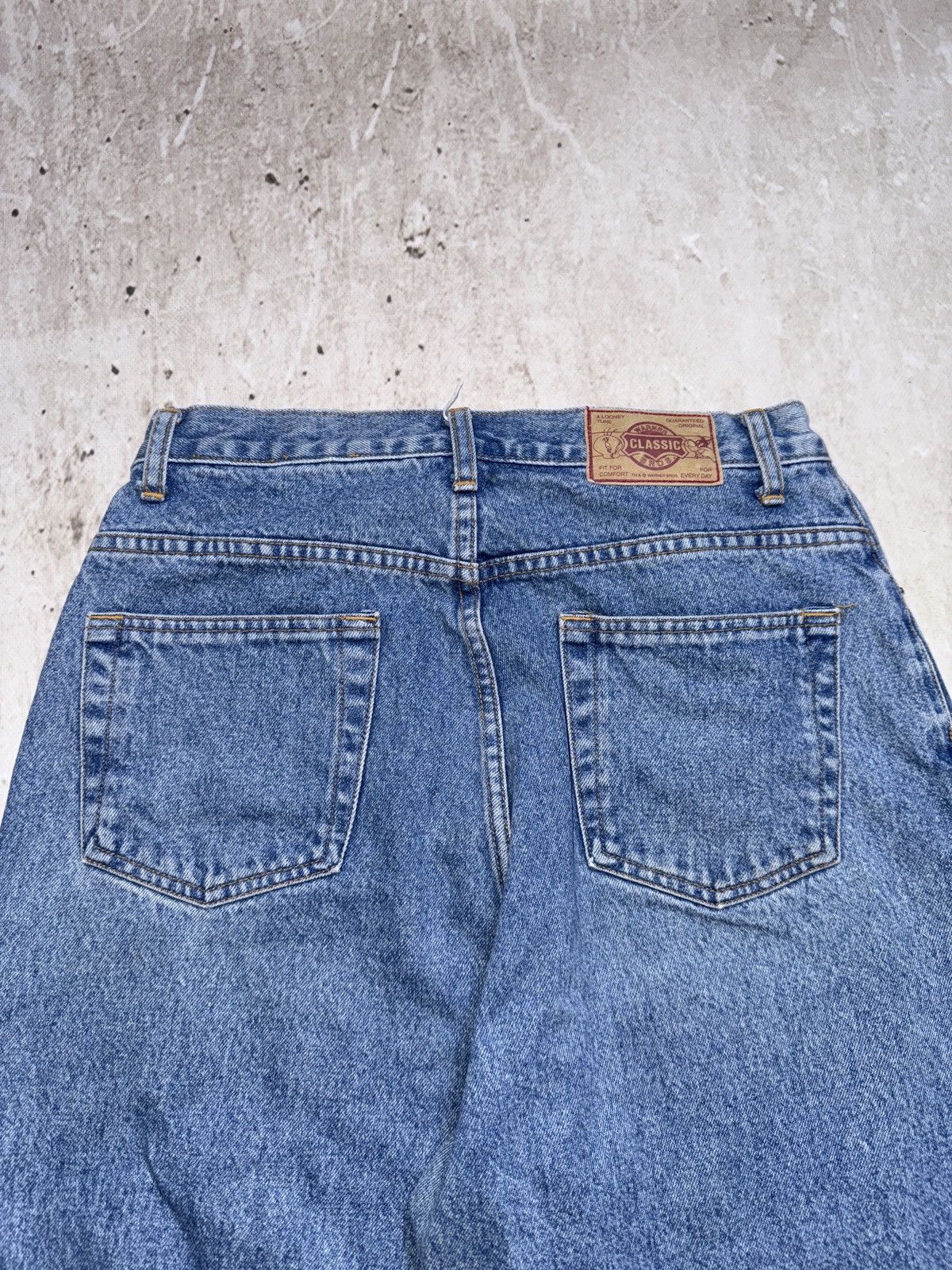 Warner Bros Blue jeans basic baggy fit warner bros 1994 looney tunes Size 28" / US 6 / IT 42 - 8 Thumbnail