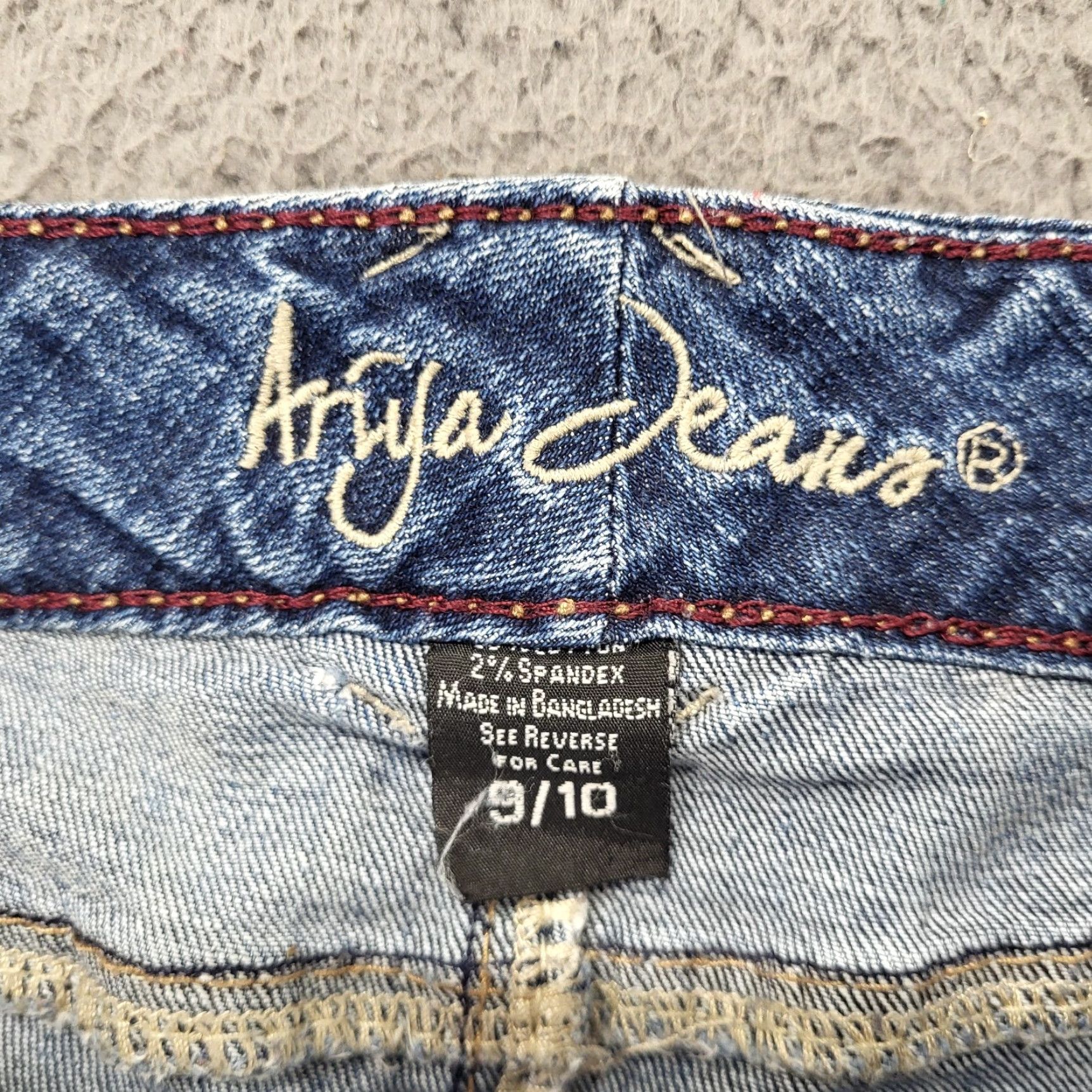 Denime Ariya Jeans Womens Capris Denim Blue 9/10 Stretch Distressed Whiskers 30x20 Jeans Jeans Capris Women Sleeve? Size 30" / US 8 / IT 44 - 2 Thumbnail