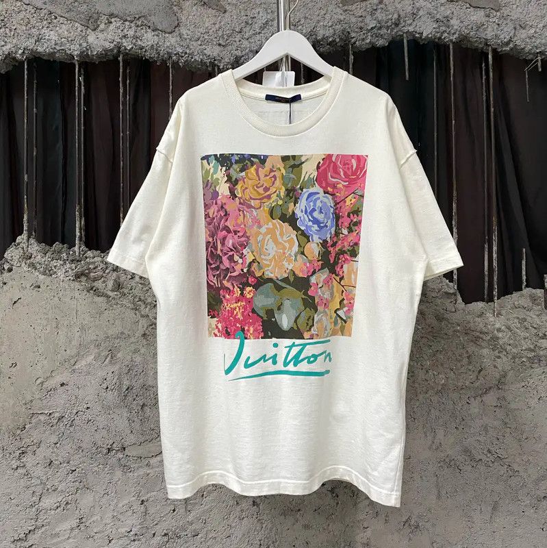 Louis Vuitton Louis Vuitton Men's Summer Floral T-Shirt 0089 Size US L / EU 52-54 / 3 - 1 Thumbnail