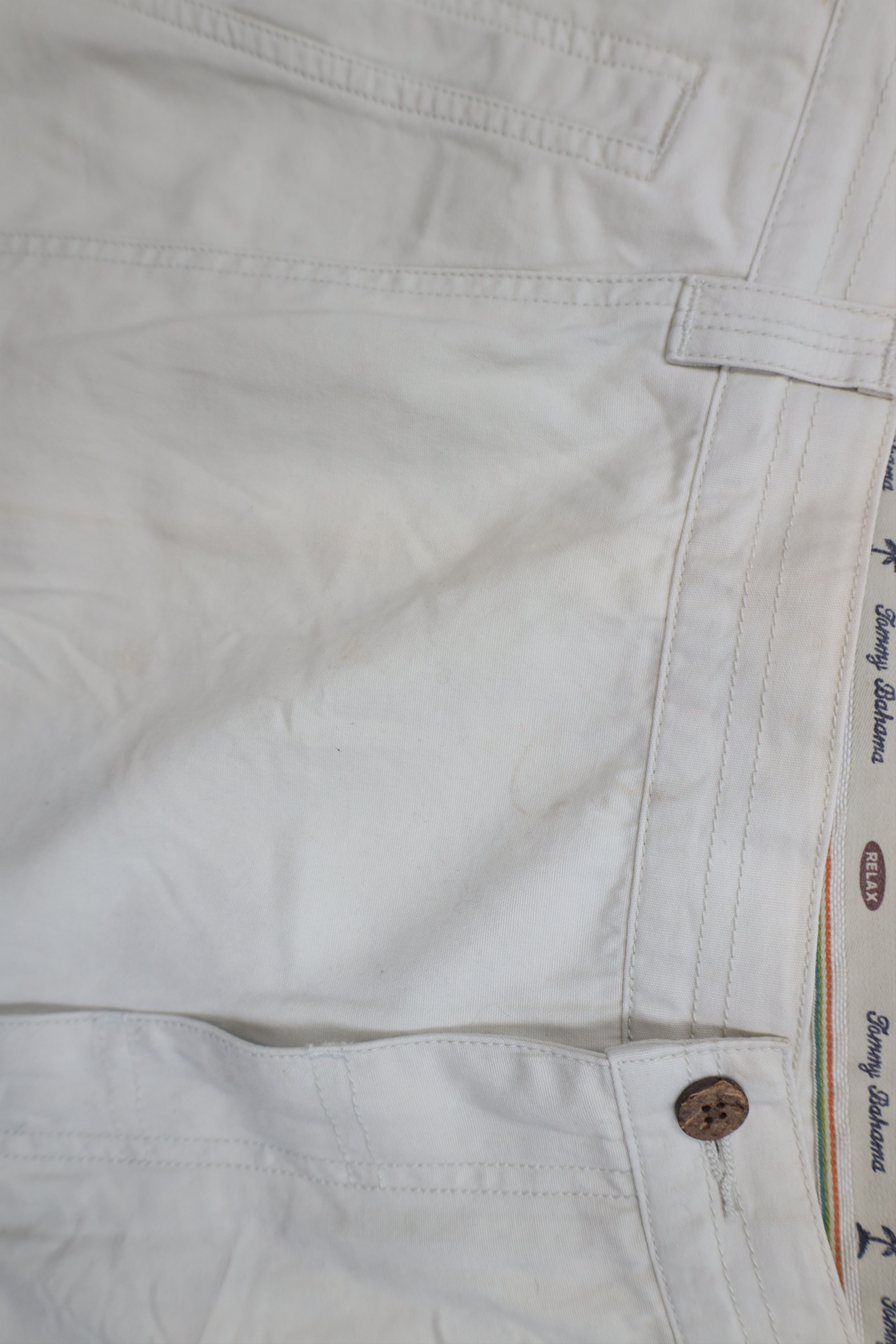 Tommy Bahama Deadstock Vintage 90s Tommy Bahama Knee Cargo Shorts Beige Size US 40 / EU 56 - 6 Thumbnail