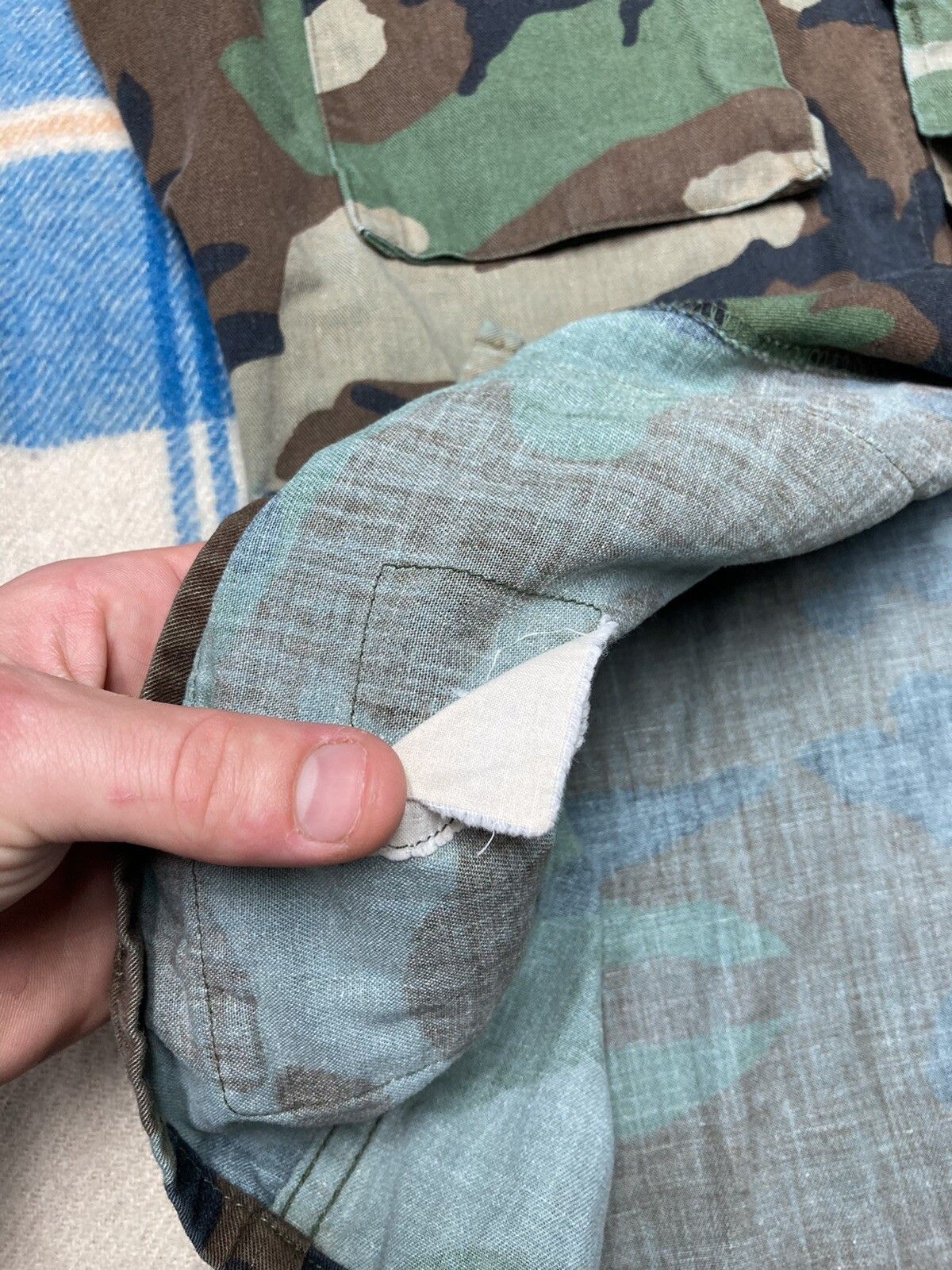Vintage 70s army OG-107 field shirt hidden buttons camo military M/L Size US M / EU 48-50 / 2 - 7 Thumbnail