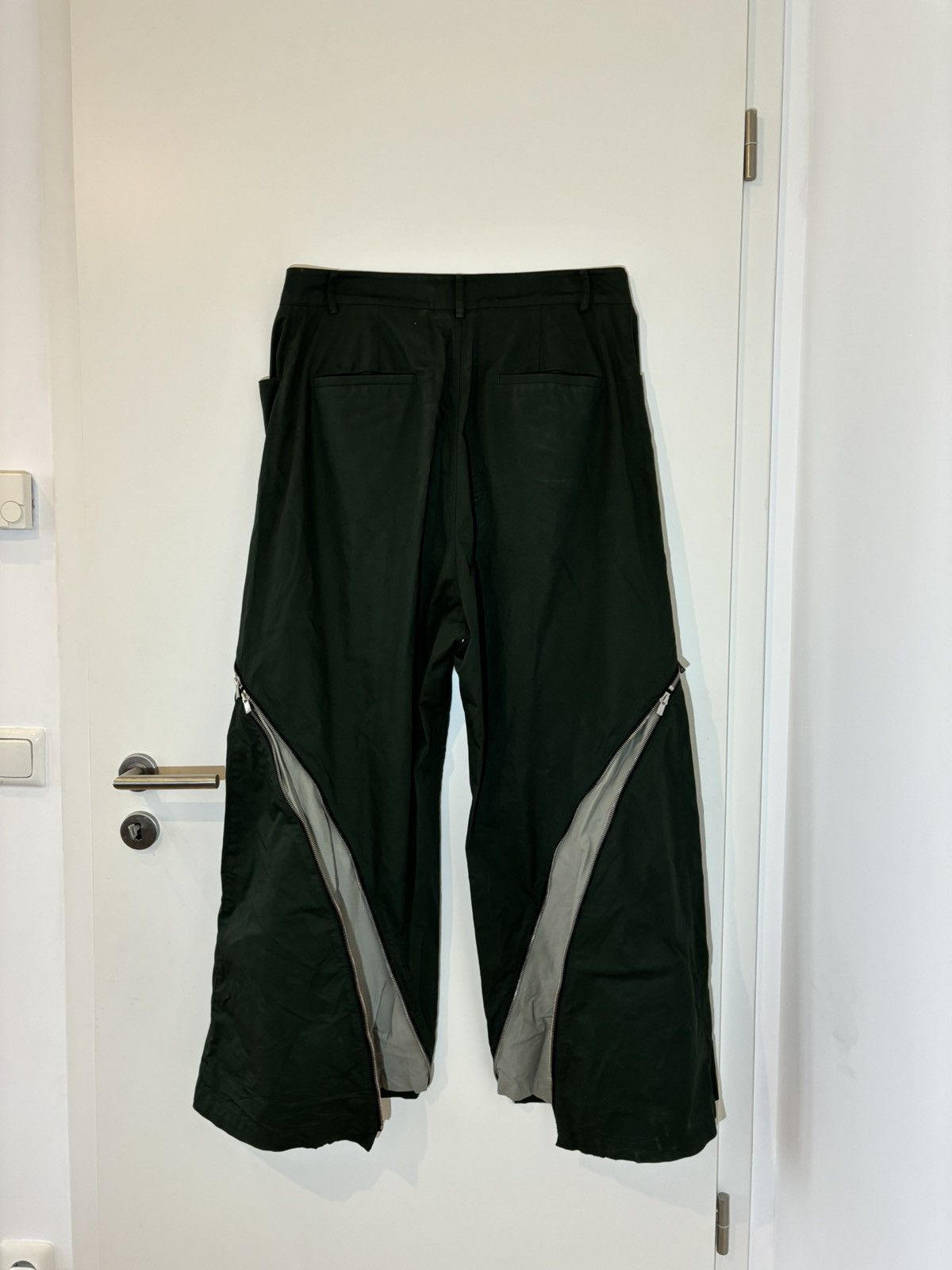 3-Way Zip Trouser in Black/Black – SVRN