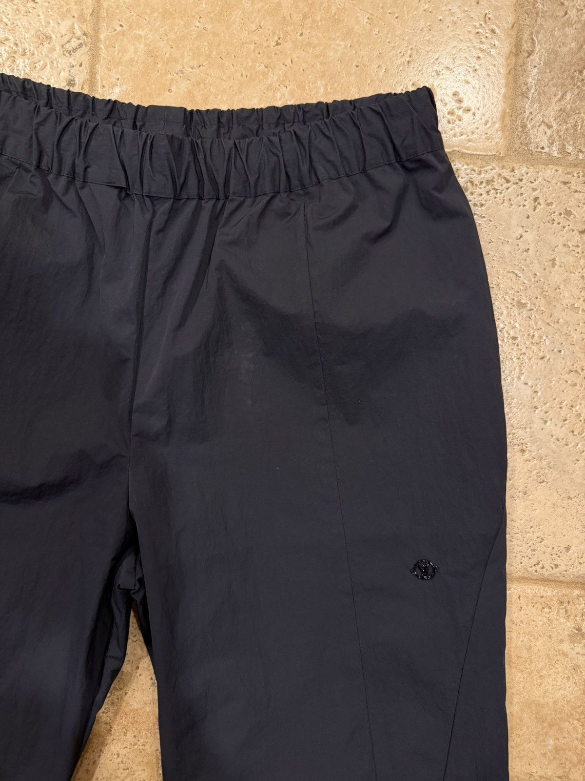 Louis Vuitton Louis Vuitton LV Logo Sample Shell Nylon Black Jogger Pants Size US 32 / EU 48 - 5 Thumbnail