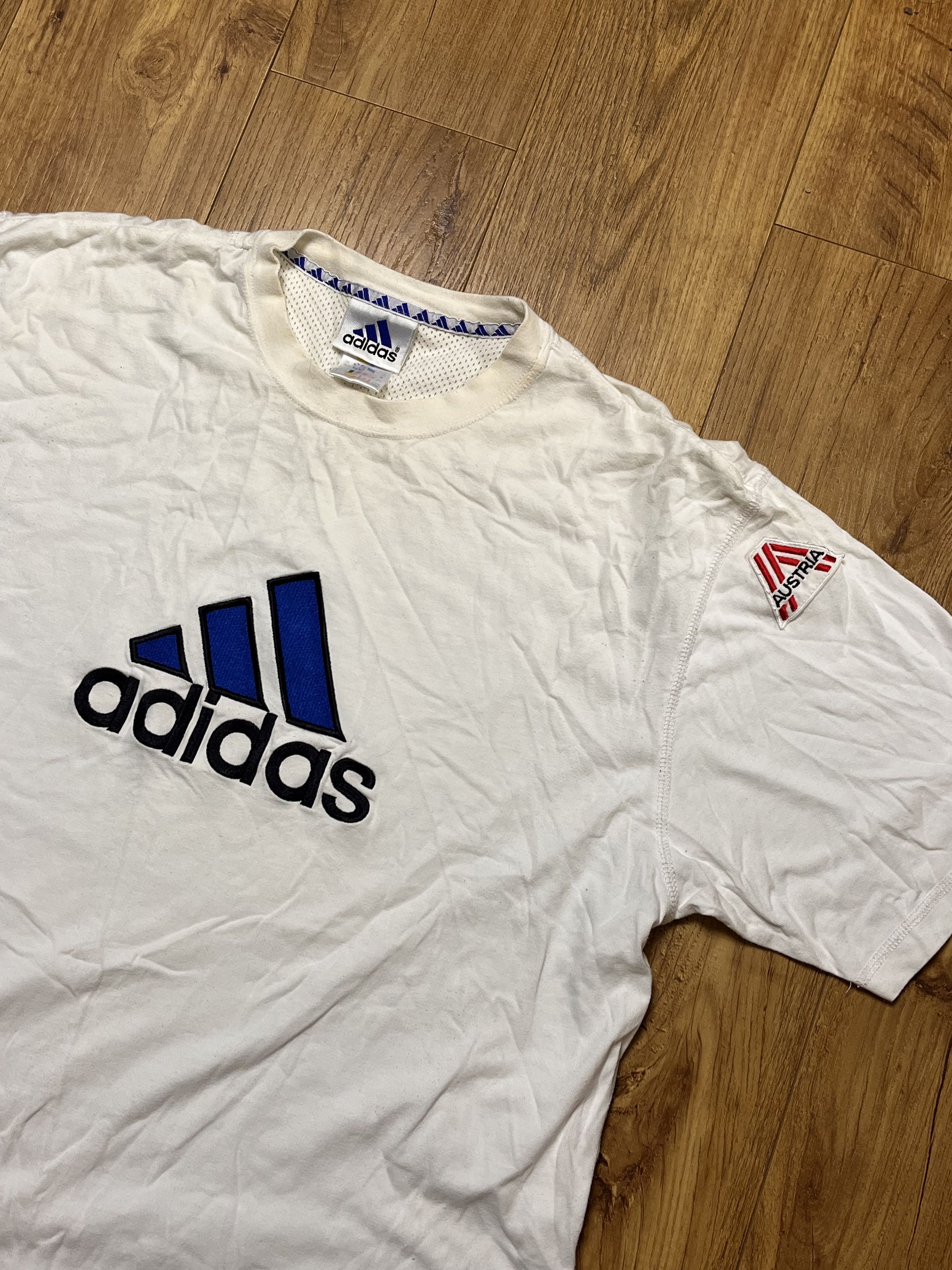 Adidas × Vintage Vintage 90s Adidas Big Logo Embroidered T-shirt Size US XL / EU 56 / 4 - 2 Thumbnail