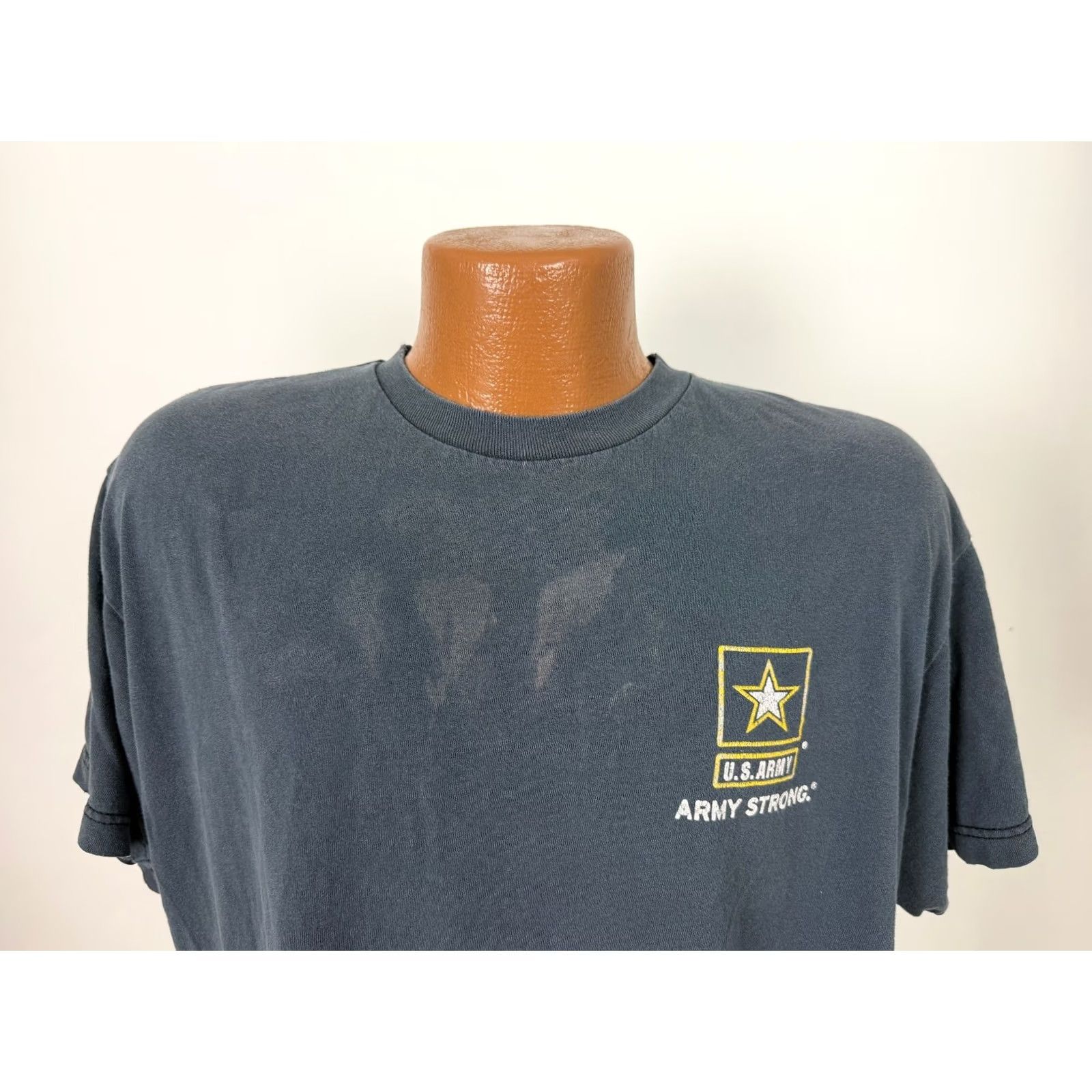 Vintage VINTAGE Army Strong Shirt XL Black US Military 90s Y2K Vintage Mens T-Shirt Size US XL / EU 56 / 4 - 4 Thumbnail