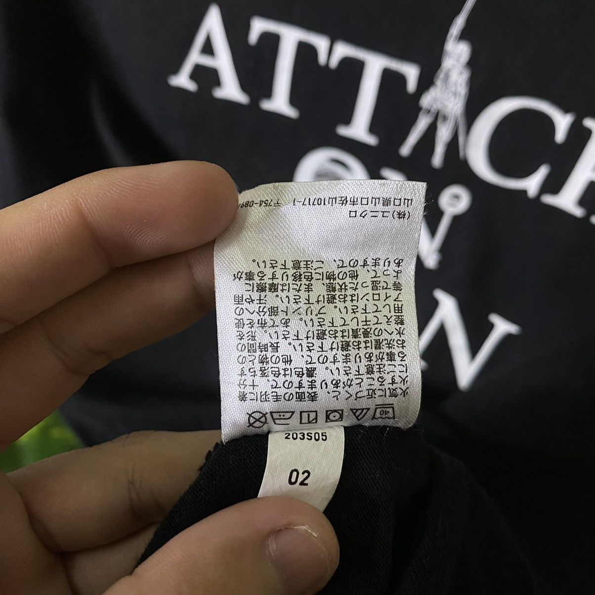 Anime Attack On Titan Japanese Manga Series x Uniqlo UT Tee Size US S / EU 44-46 / 1 - 5 Thumbnail