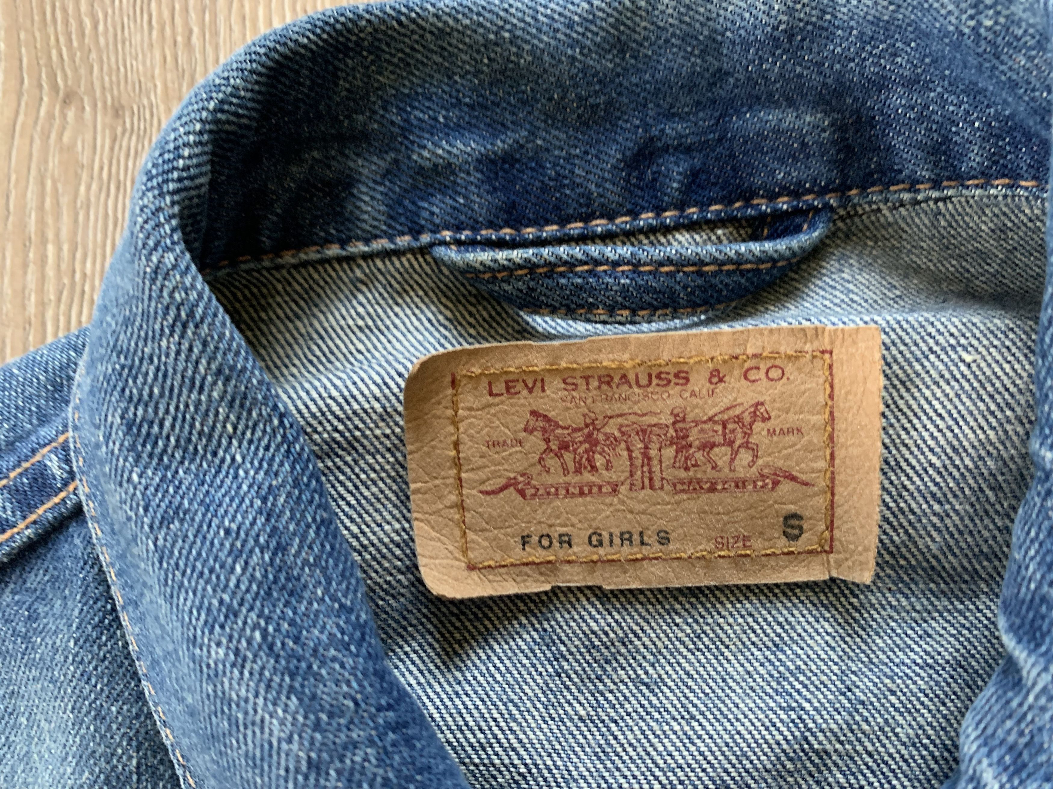Levi's Vintage Clothing Vintage Levi’s Washed Denim Trucker Jacket Size S / US 4 / IT 40 - 6 Thumbnail