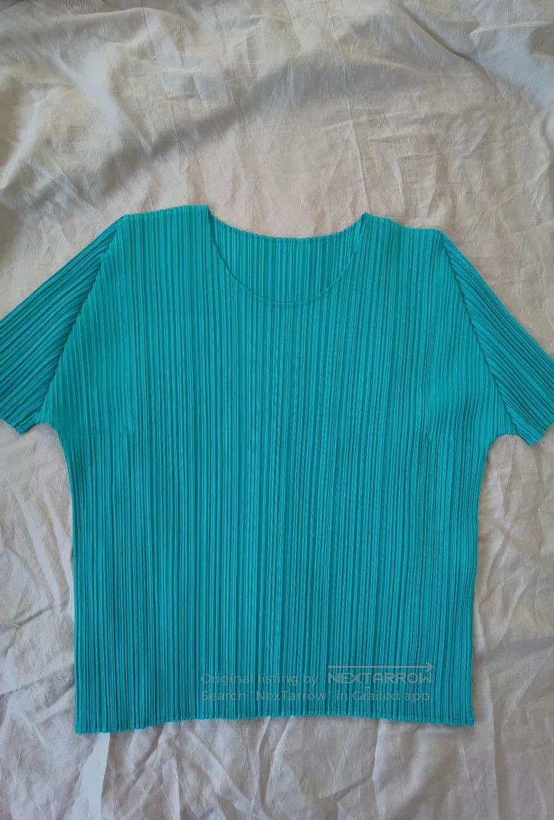 Issey Miyake Issey Miyake Pleated Short Sleeve Top Size L / US 10 / IT 46 - 1 Thumbnail