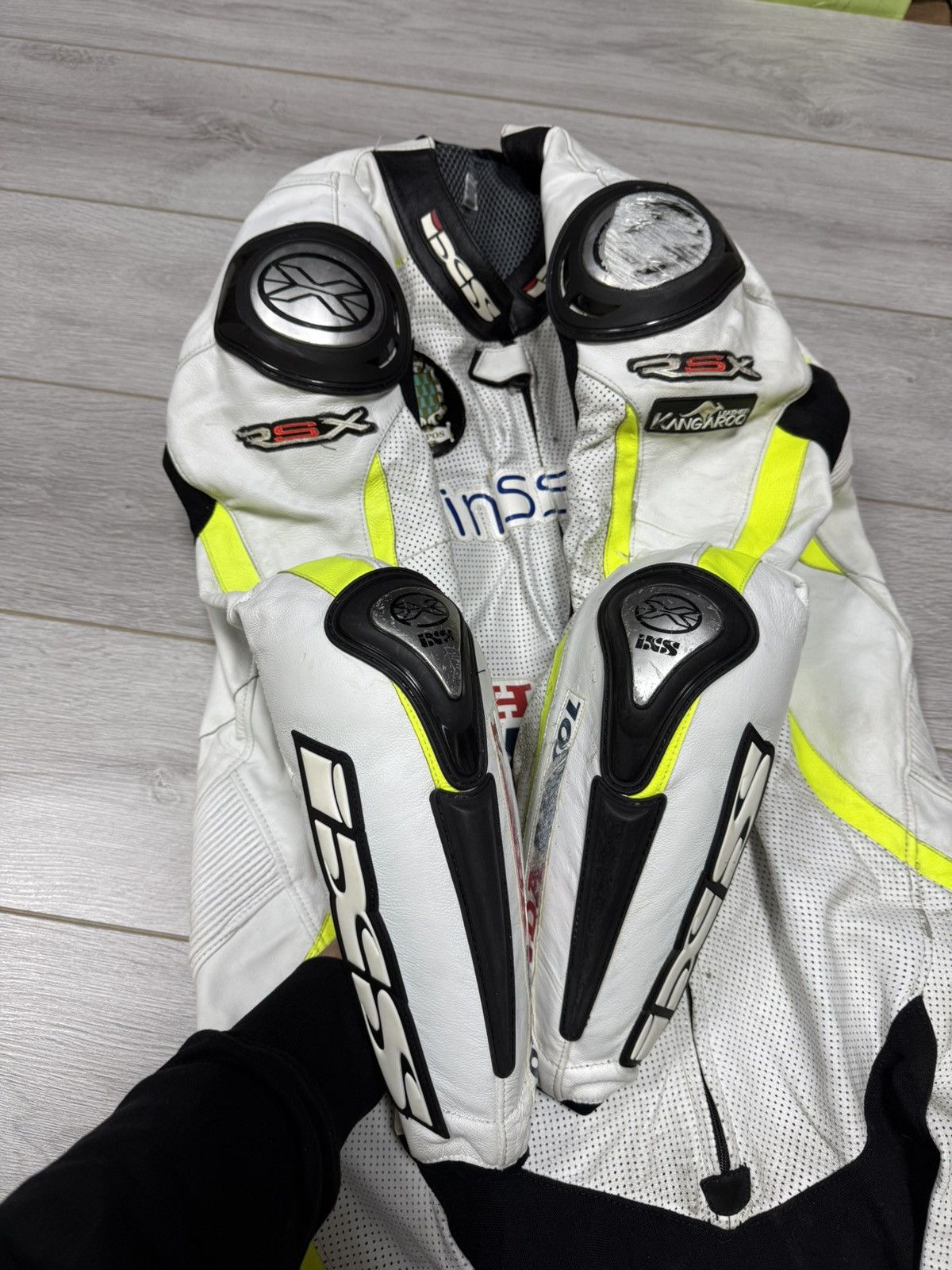 Honda IXS Custom racing leather suit – Honda Repsol livery Size US M / EU 48-50 / 2 - 15 Thumbnail