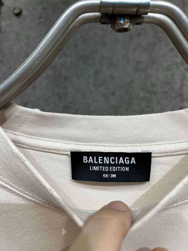 Balenciaga Balenciaga Beige loose short sleeve Size US M / EU 48-50 / 2 - 5 Thumbnail