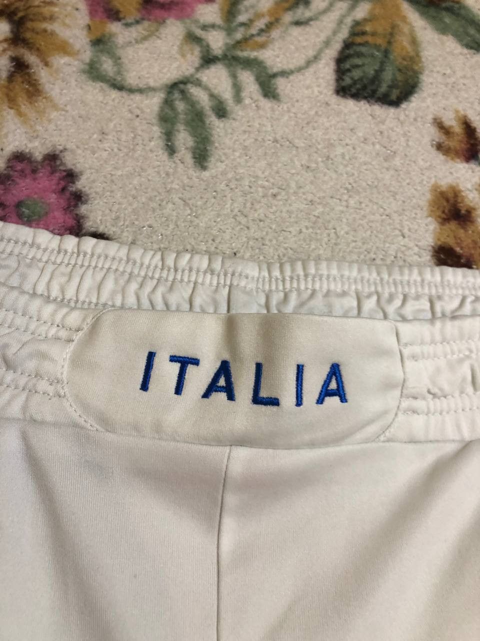 Puma ITALY 2012/2013 AWAY FOOTBALL SHORTS PUMA SIZE L ADULT Size US 34 / EU 50 - 10 Thumbnail