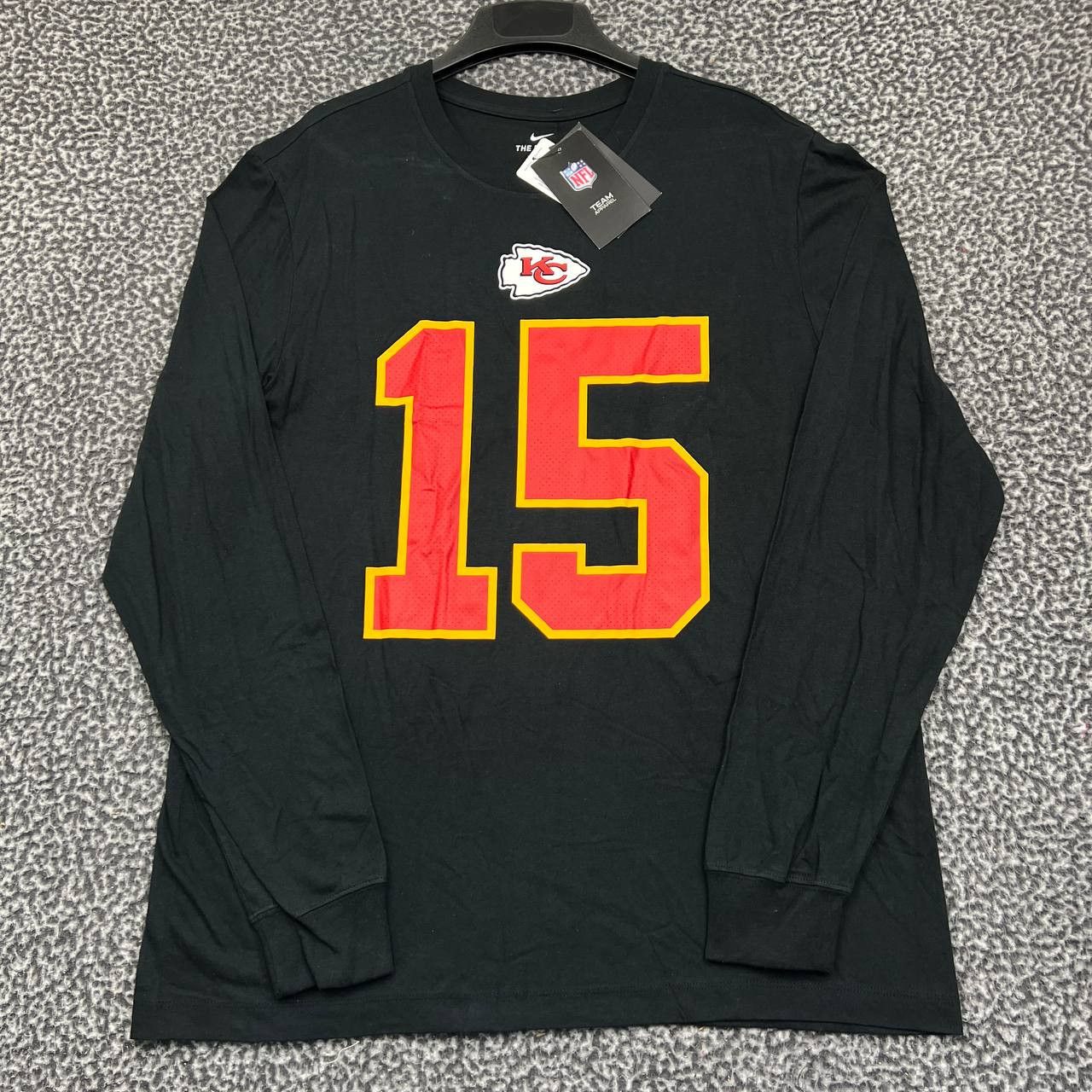 Nike Nike Shirt Men Kansas City Chiefs Mahomes #15 NFL New L Size US L / EU 52-54 / 3 - 1 Thumbnail