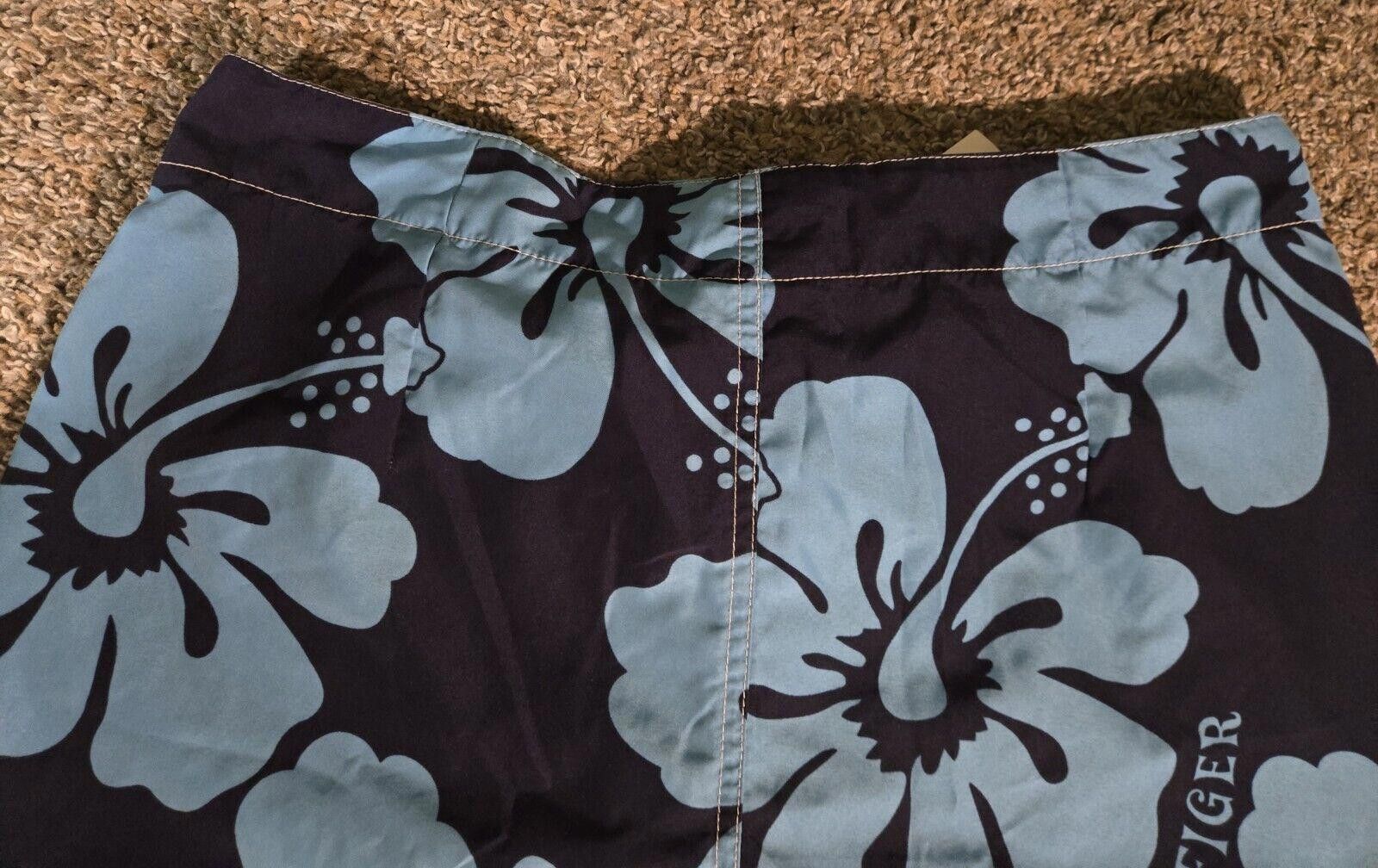 Tommy Hilfiger Tommy Hilfiger Blue Hibicus Flower Swim Short Size M Size US 32 / EU 48 - 12 Thumbnail