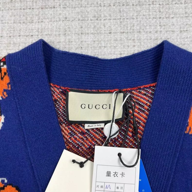 Gucci Gucci Full print tiger head knitted cardigan jacket Size US M / EU 48-50 / 2 - 4 Thumbnail