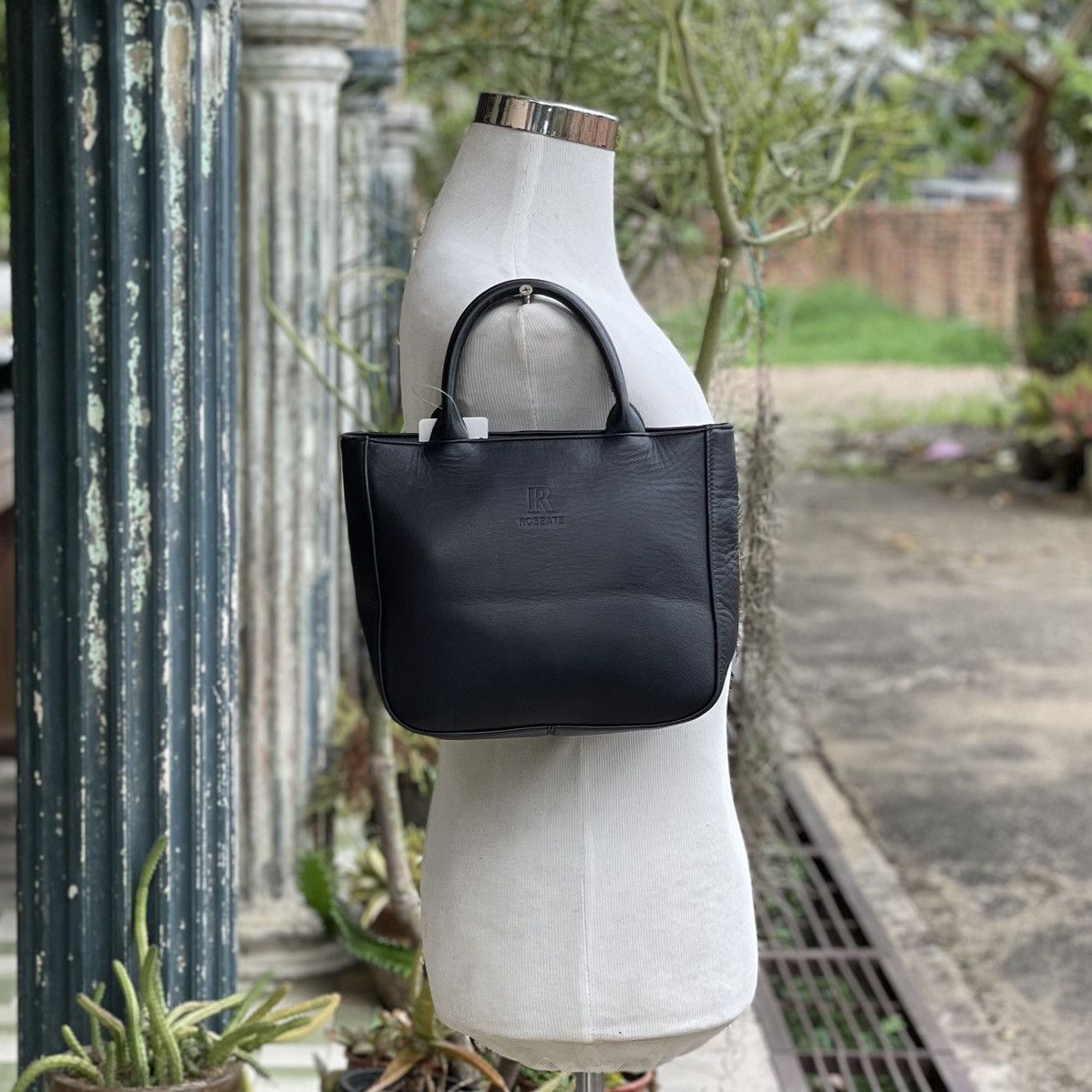 Leather × Vintage Roseate Black Leather Tote Size ONE SIZE - 1 Thumbnail