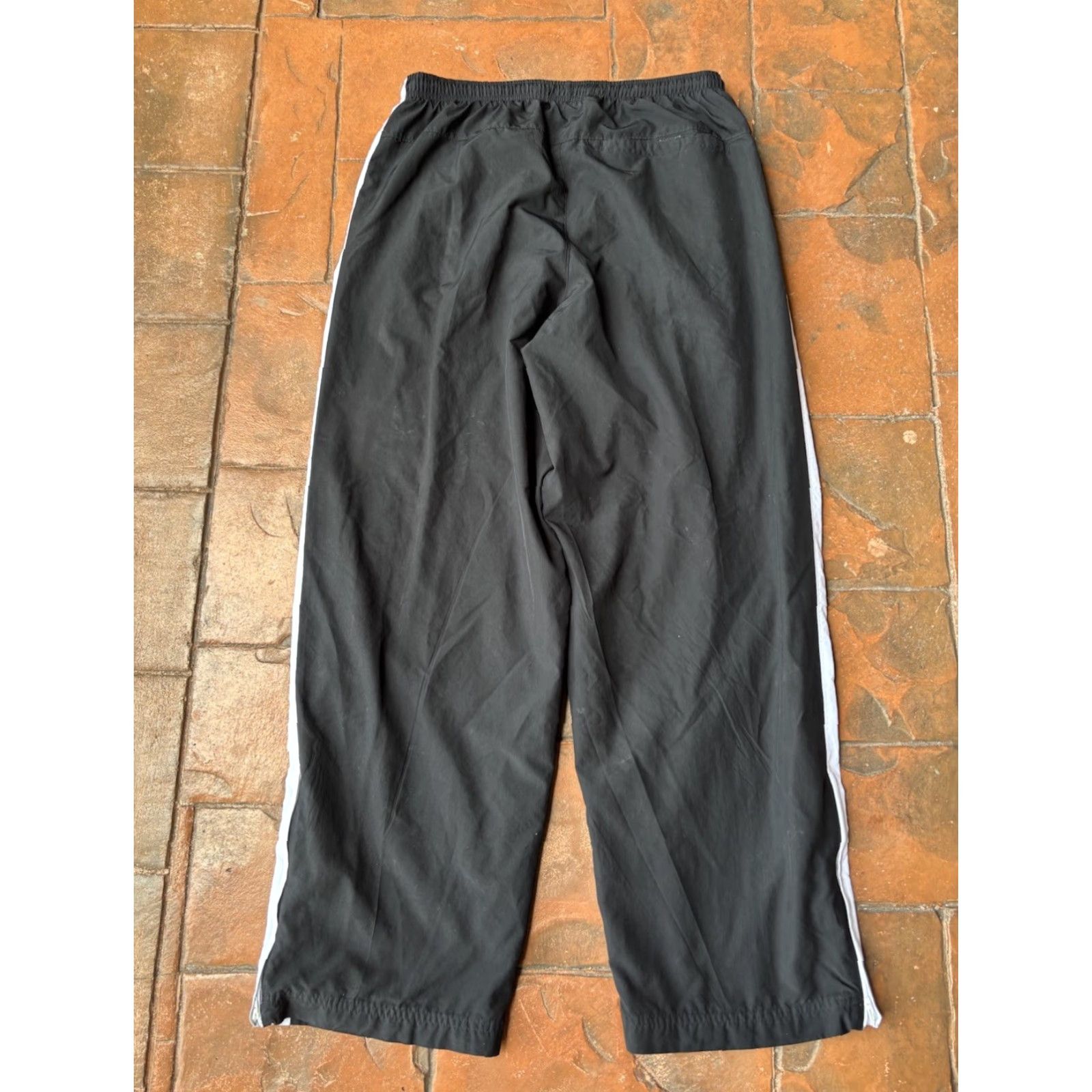Nike VINTAGE Nike Windbreaker Track Pants Black Large Swoosh Grunge Hip Hop Mens L Size US 33 - 3 Thumbnail